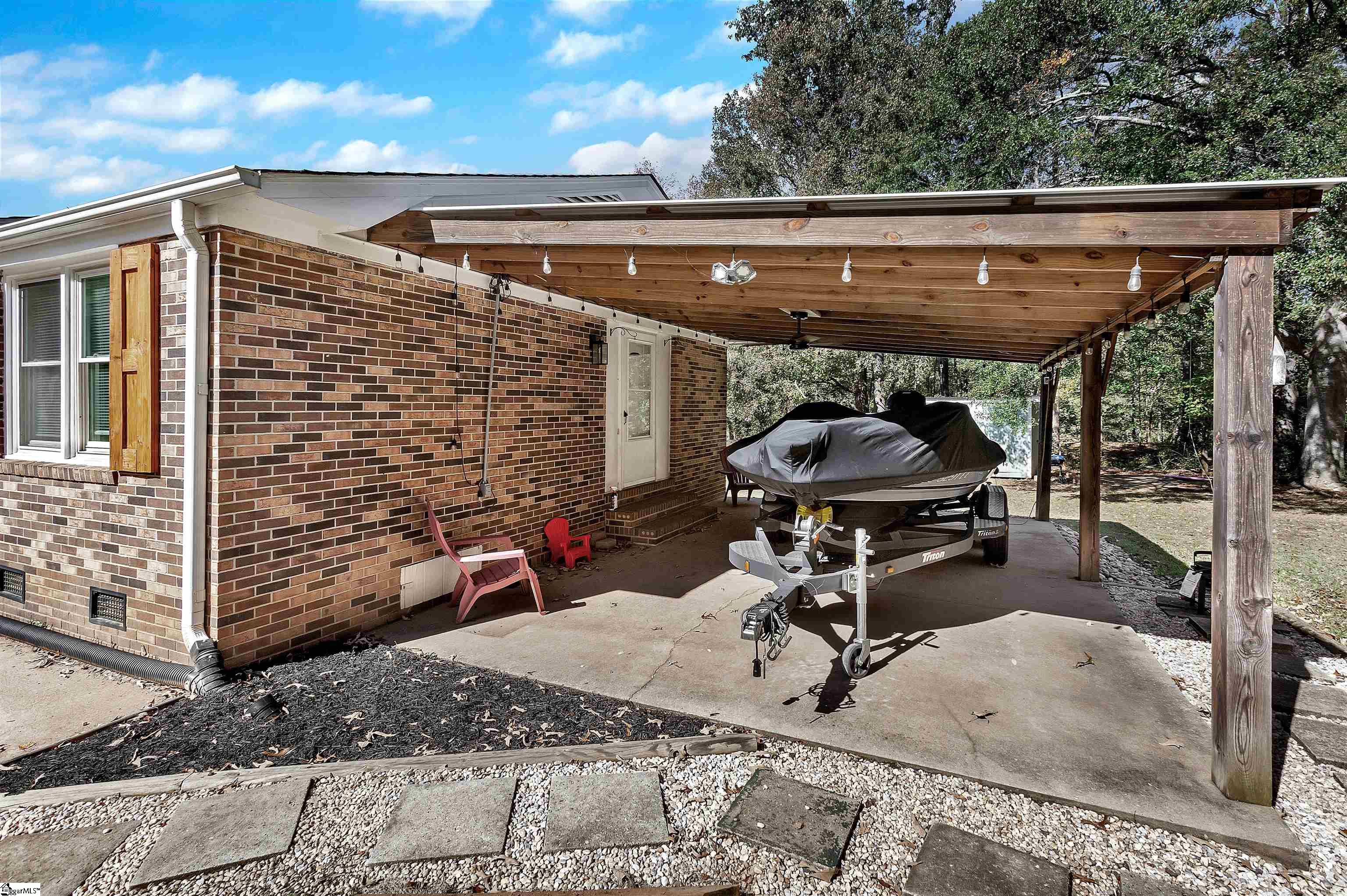 1409 Whiten Road Property Photo 5