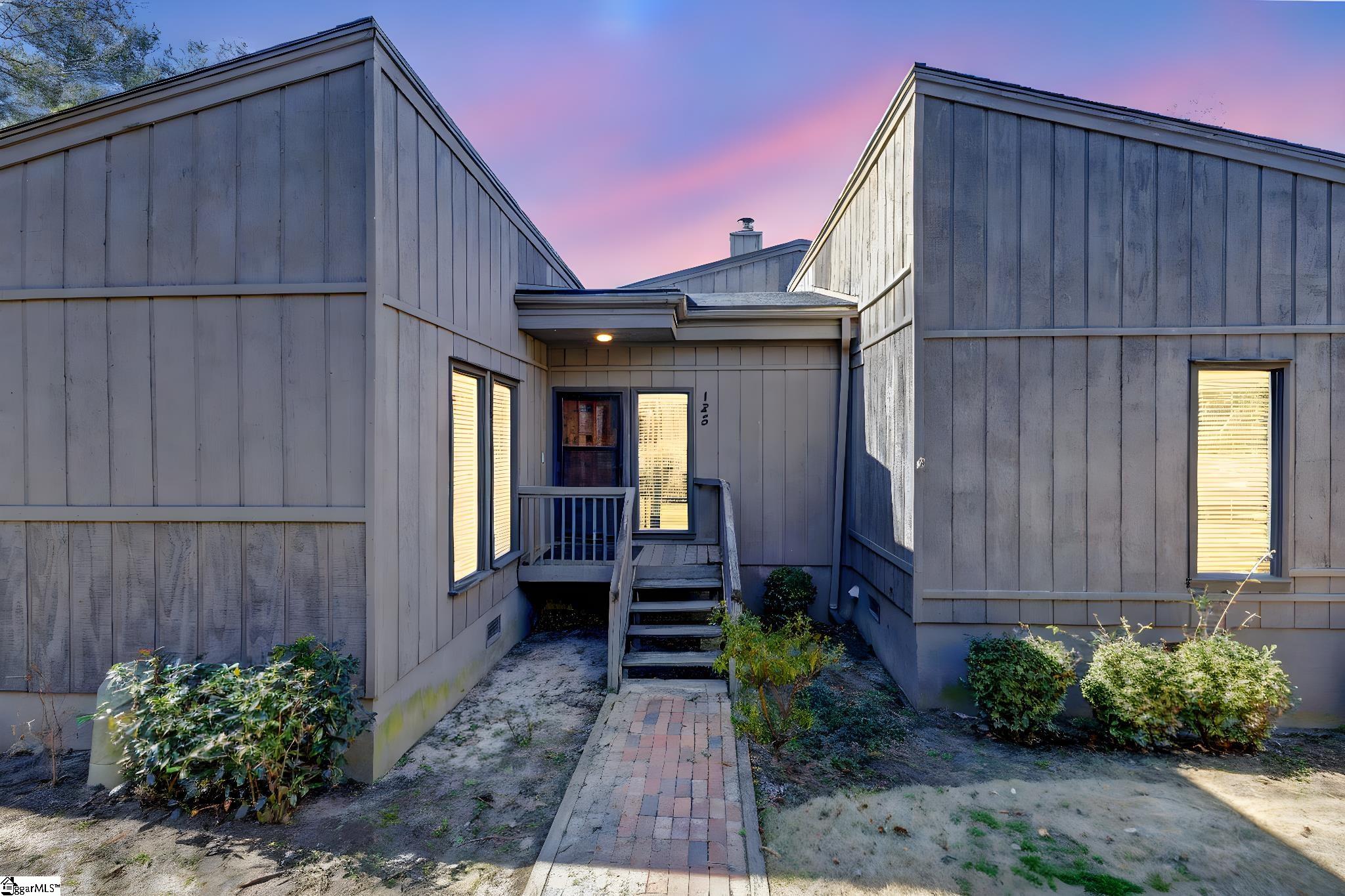 125 Inglewood Way Property Photo 3