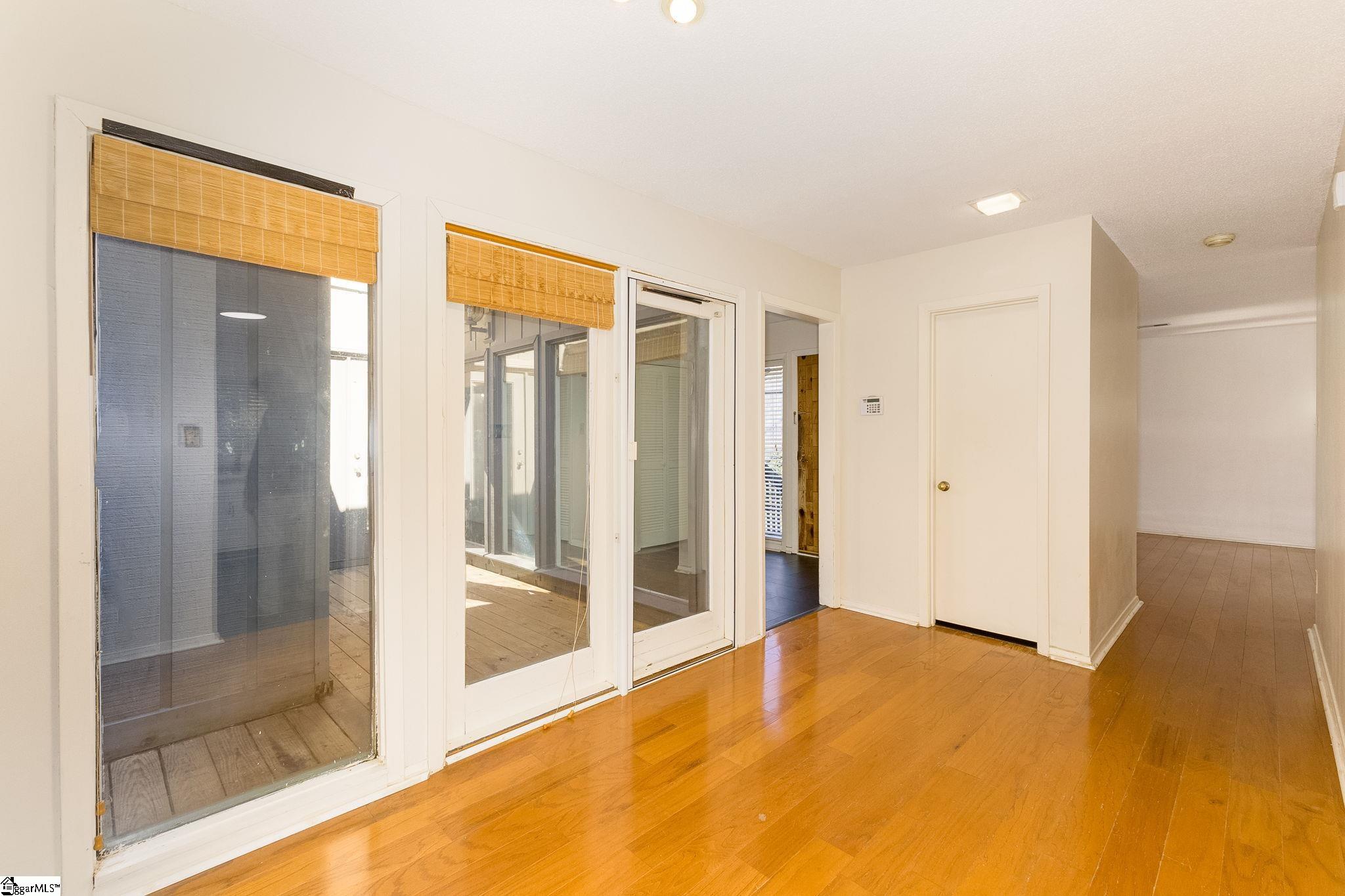 125 Inglewood Way Property Photo 9