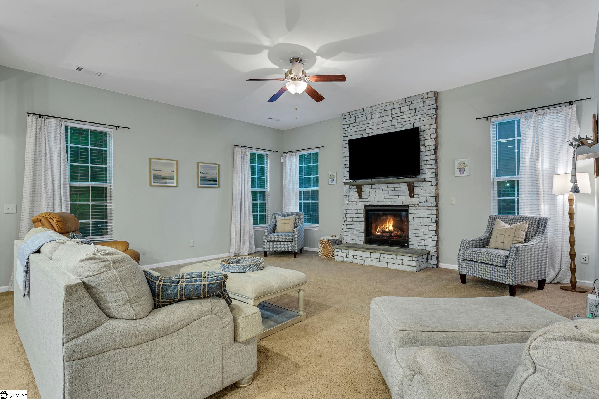 225 Creekside Way Property Photo 10