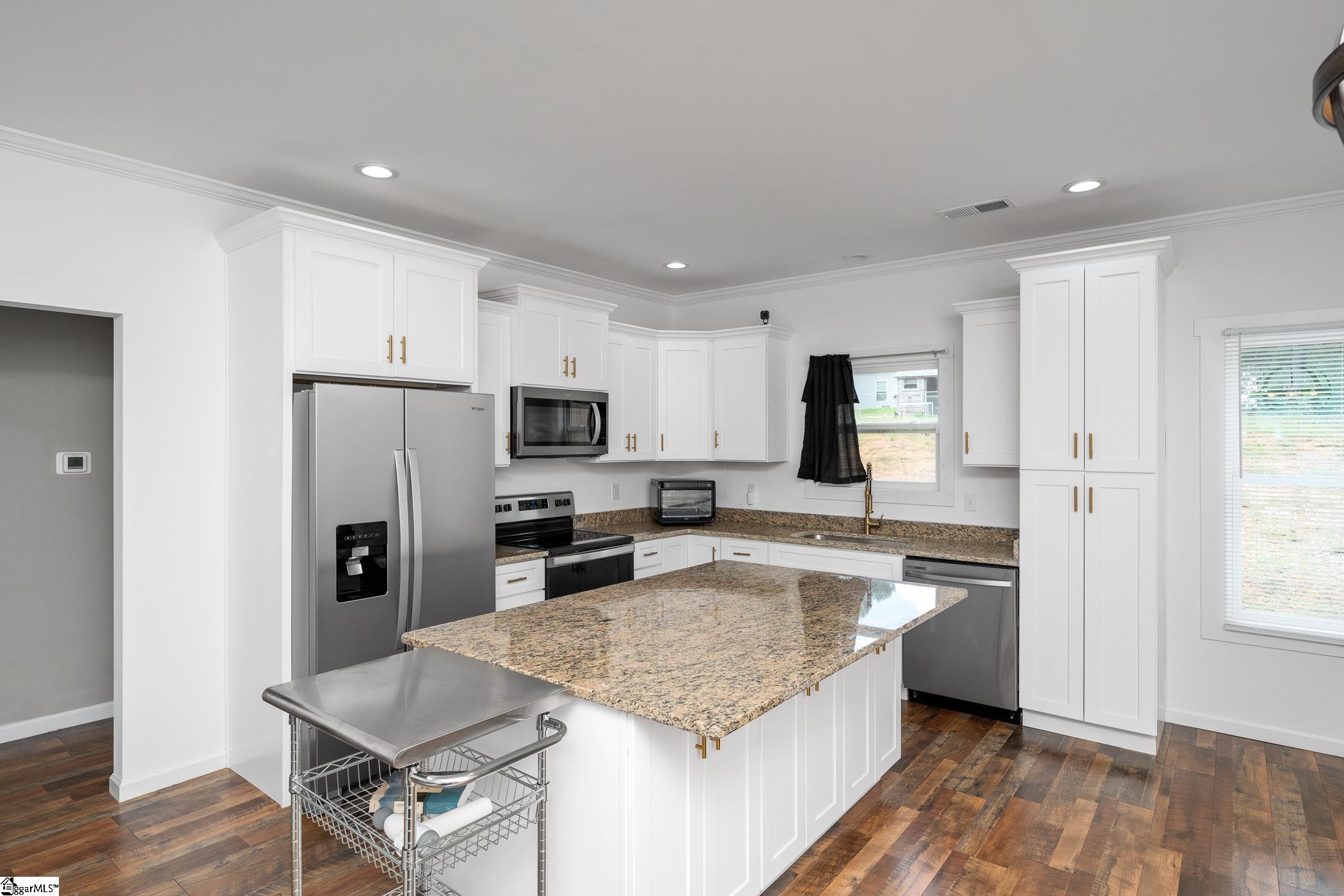 315 W Broad Street Property Photo 2