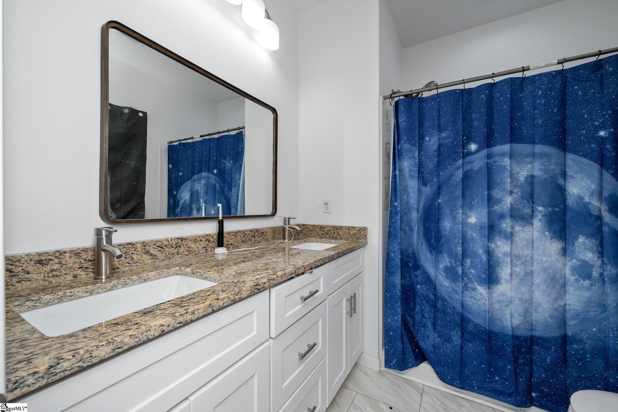 315 W Broad Street Property Photo 7