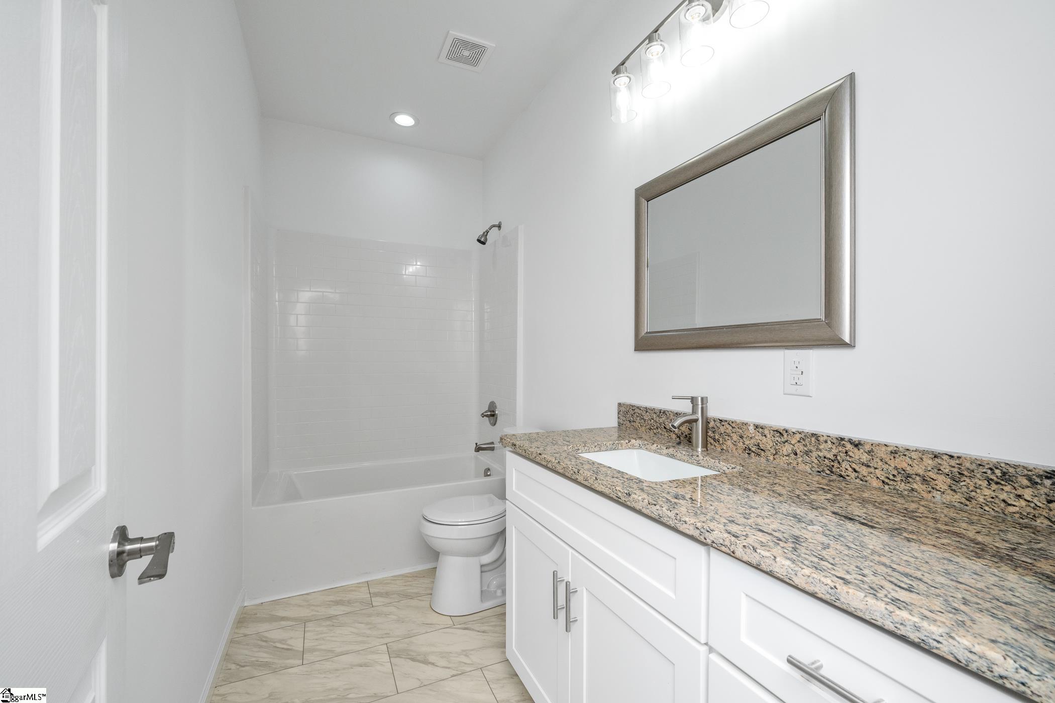 315 W Broad Street Property Photo 9