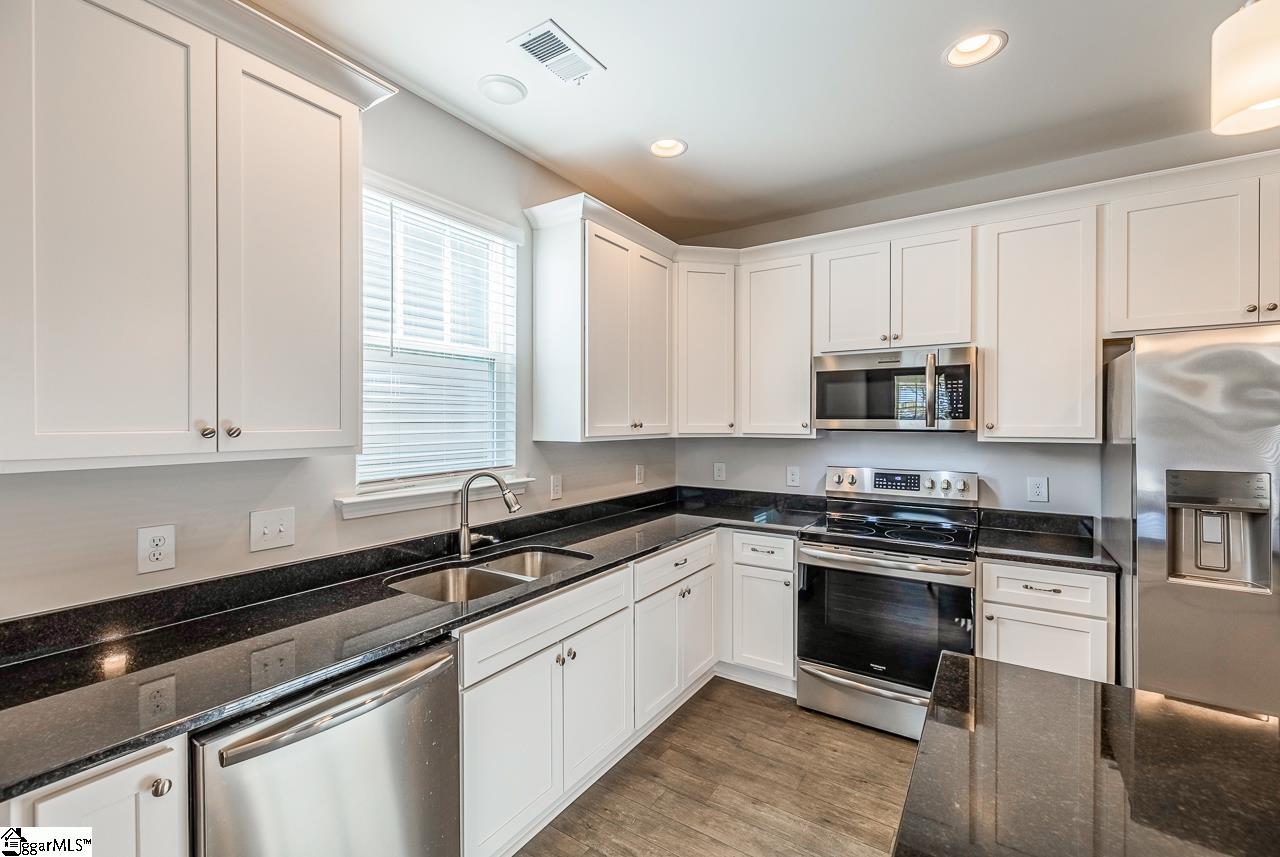 2631 Karkinnen Way Property Photo 8