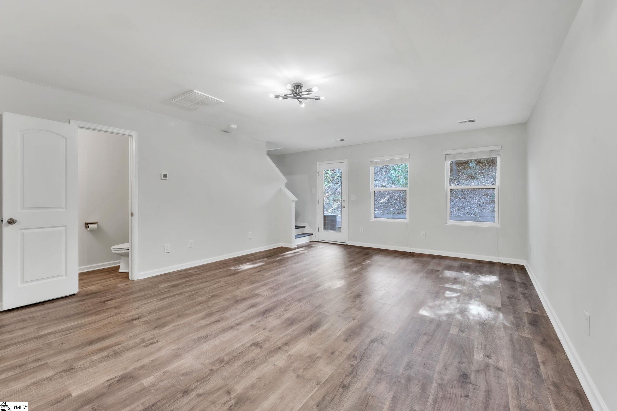 163 Evonshire Boulevard Property Photo 8