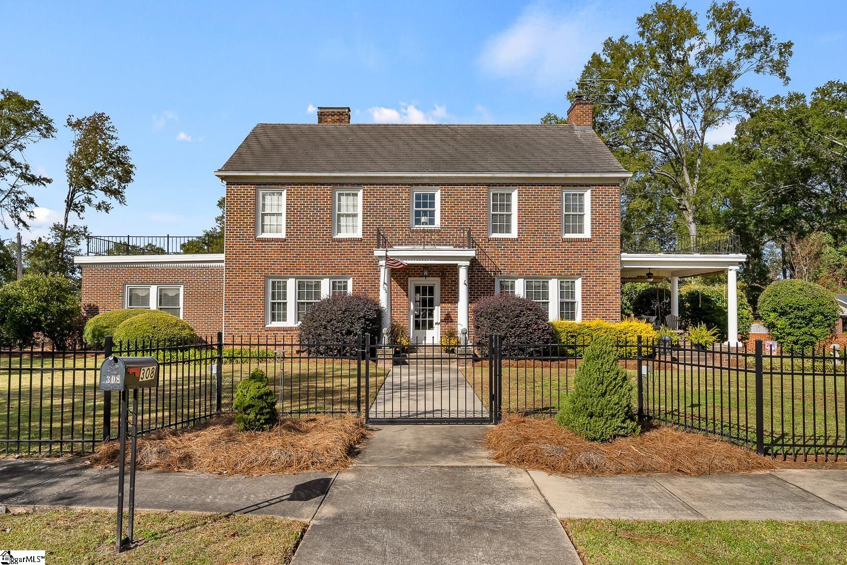 308 W Walnut Street Property Photo 1