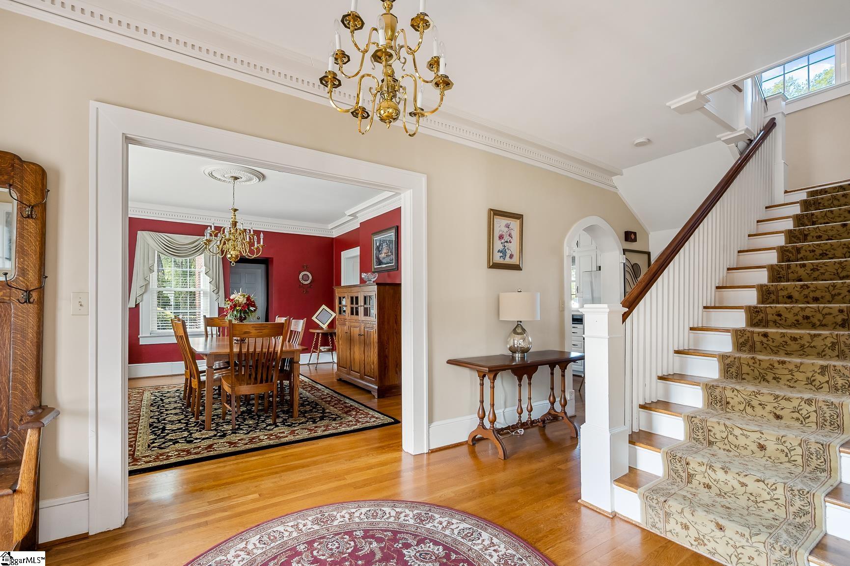 308 W Walnut Street Property Photo 4