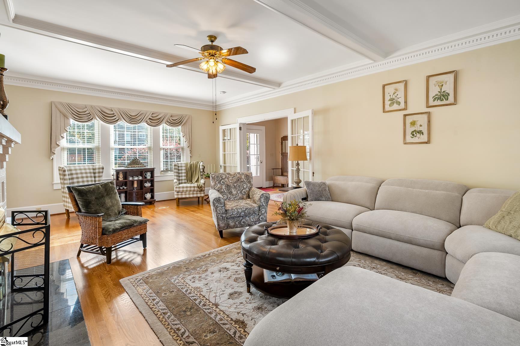 308 W Walnut Street Property Photo 7