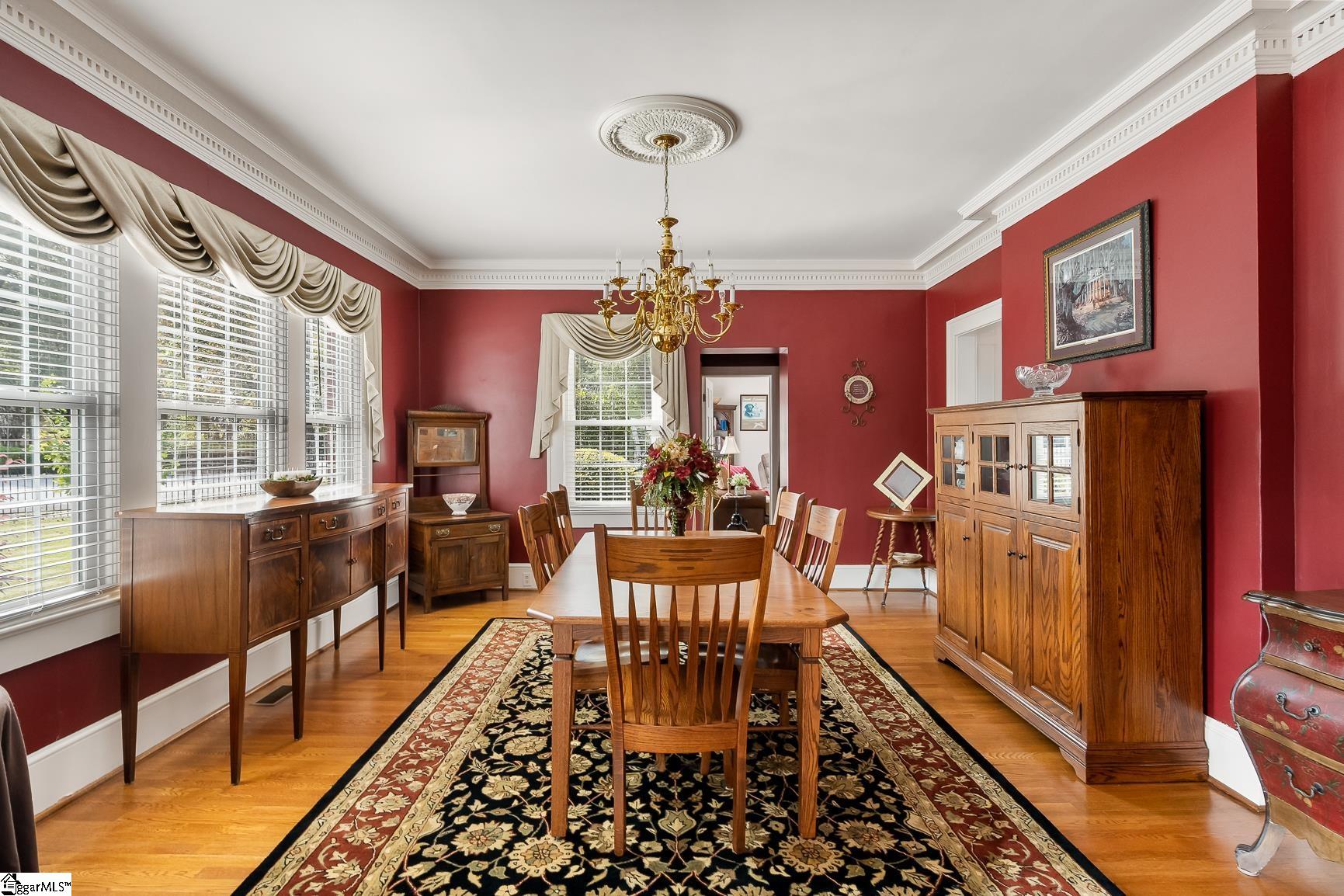 308 W Walnut Street Property Photo 8