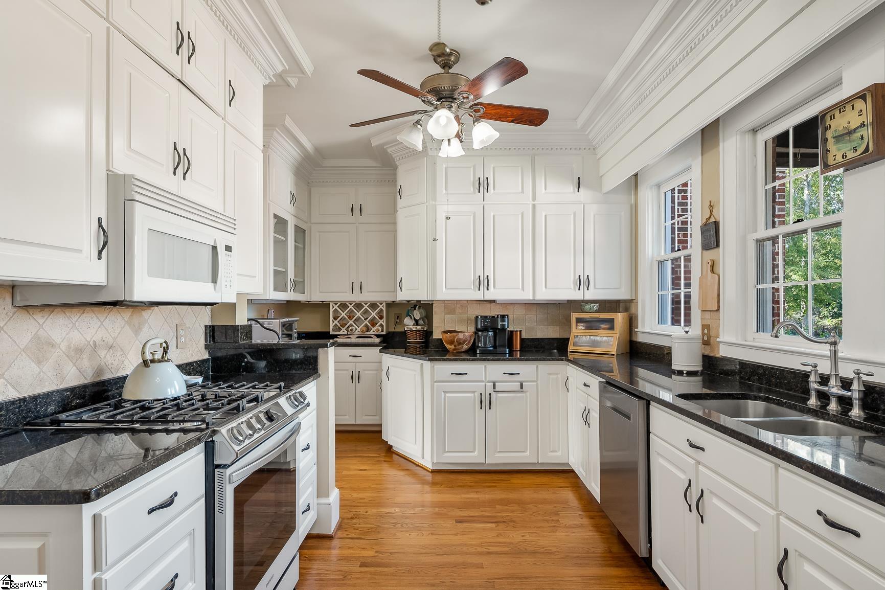 308 W Walnut Street Property Photo 11