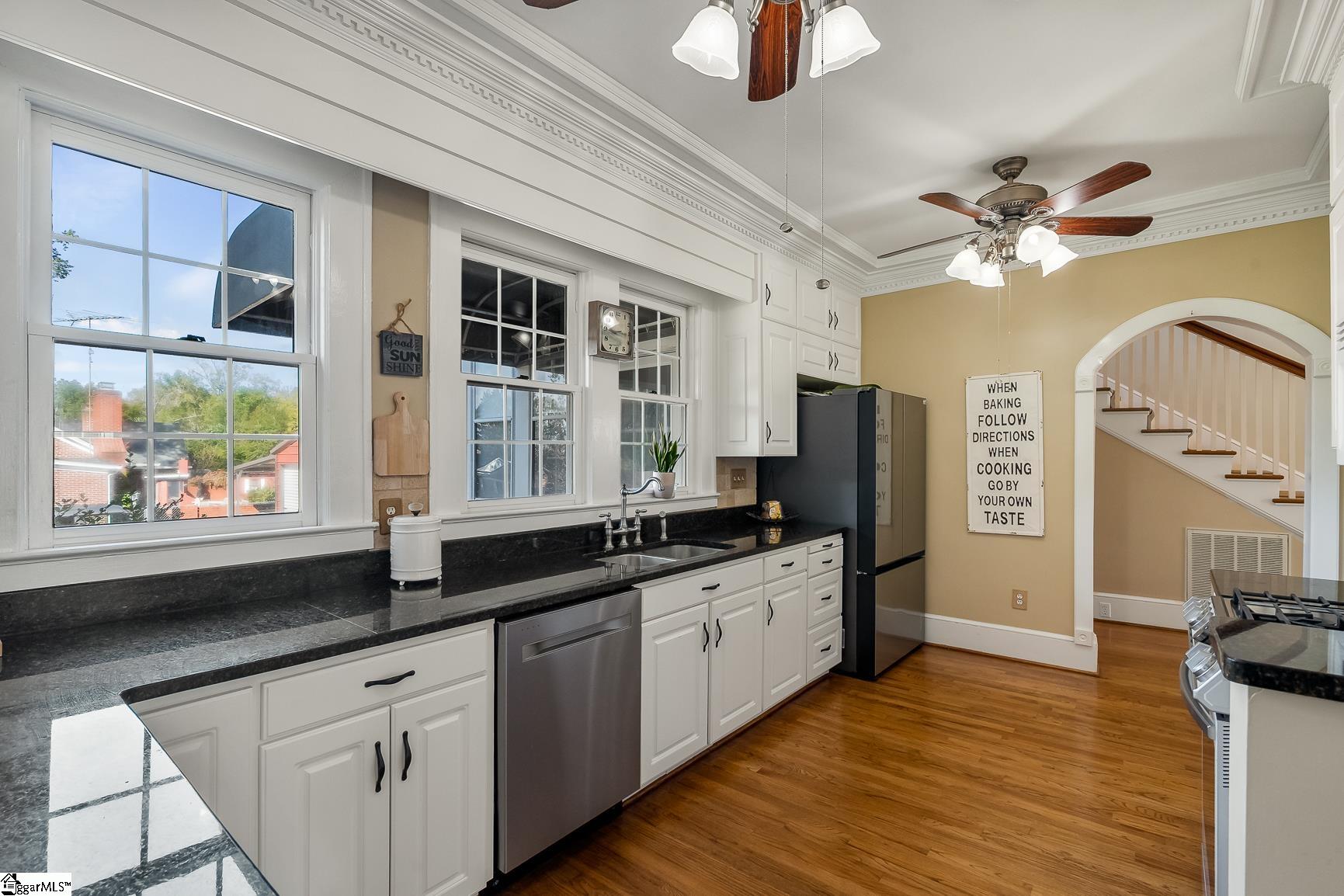 308 W Walnut Street Property Photo 16