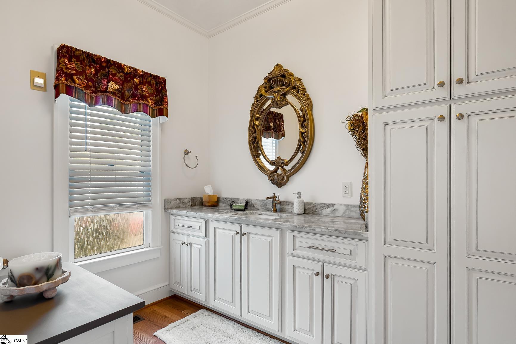 308 W Walnut Street Property Photo 22