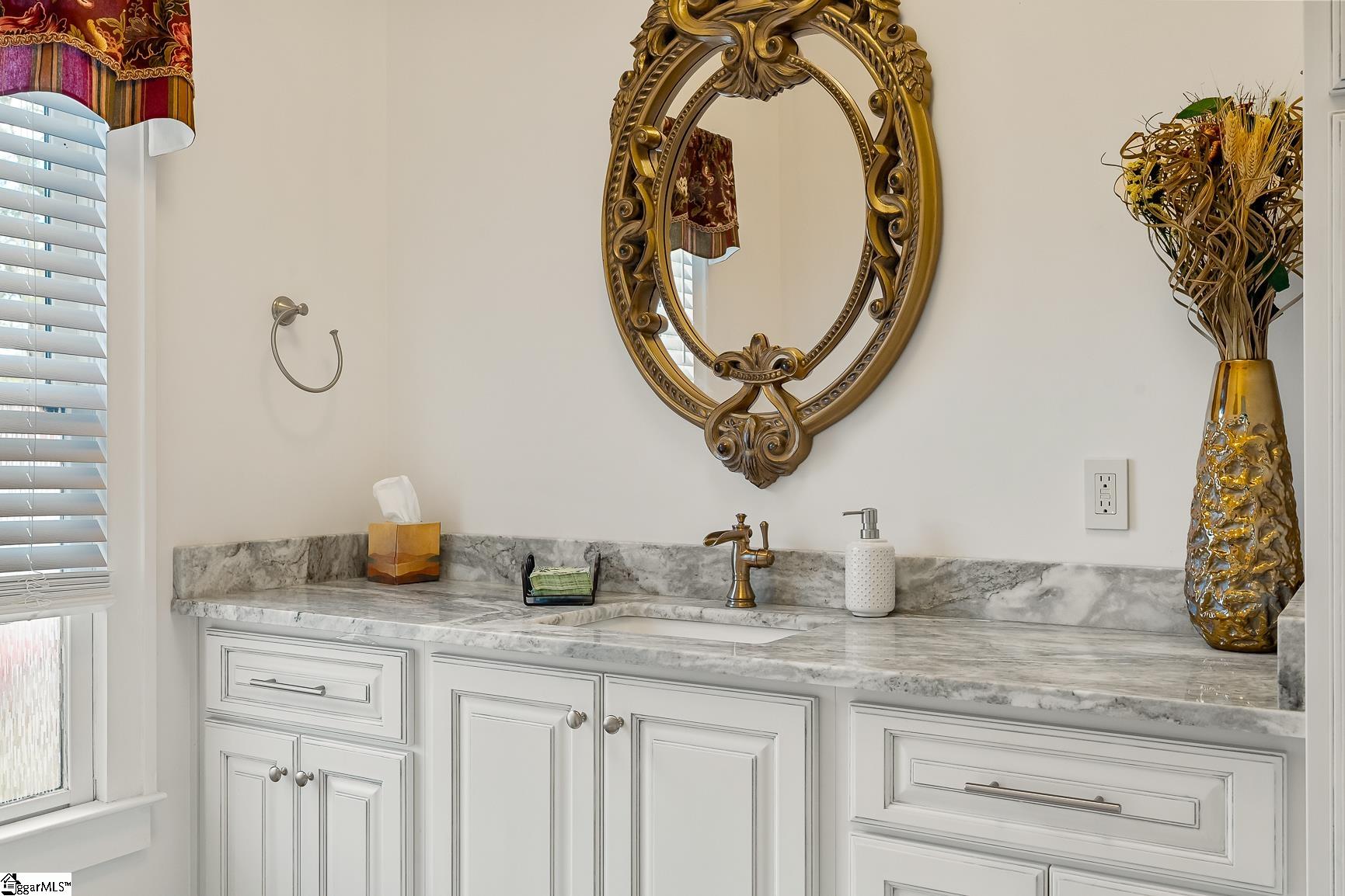 308 W Walnut Street Property Photo 23