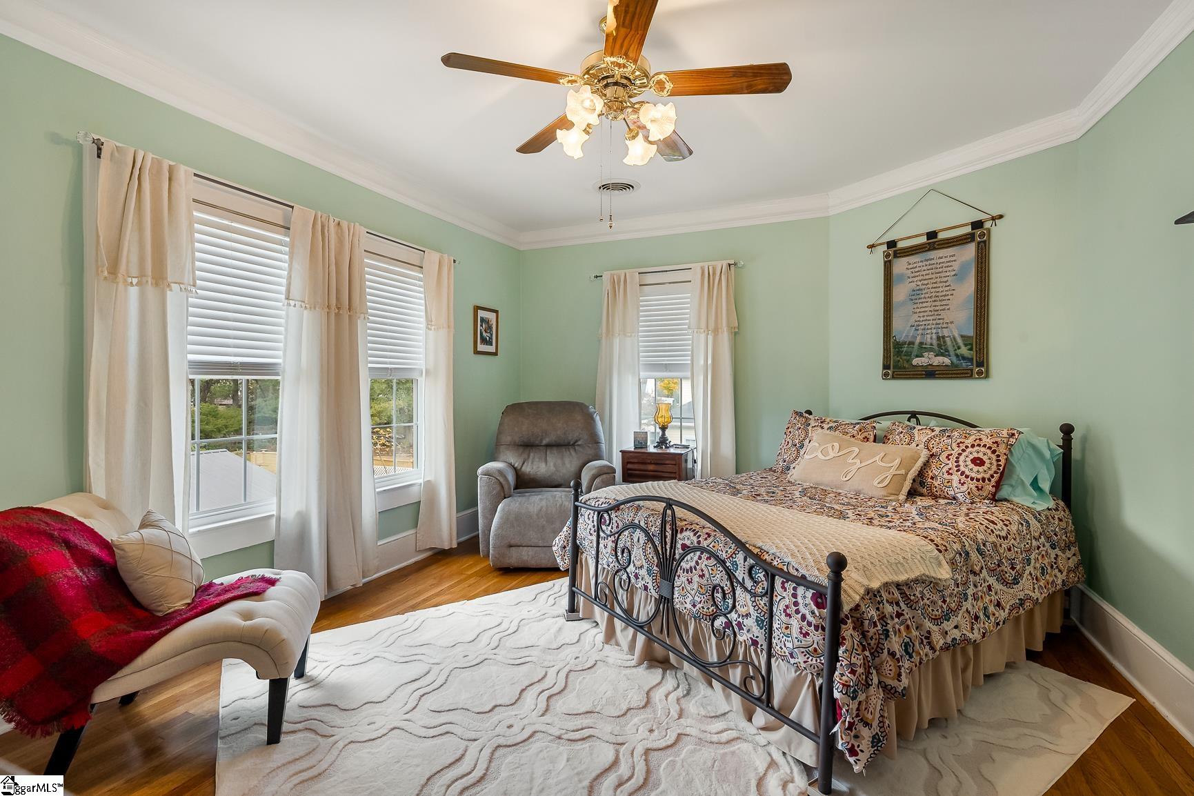 308 W Walnut Street Property Photo 32