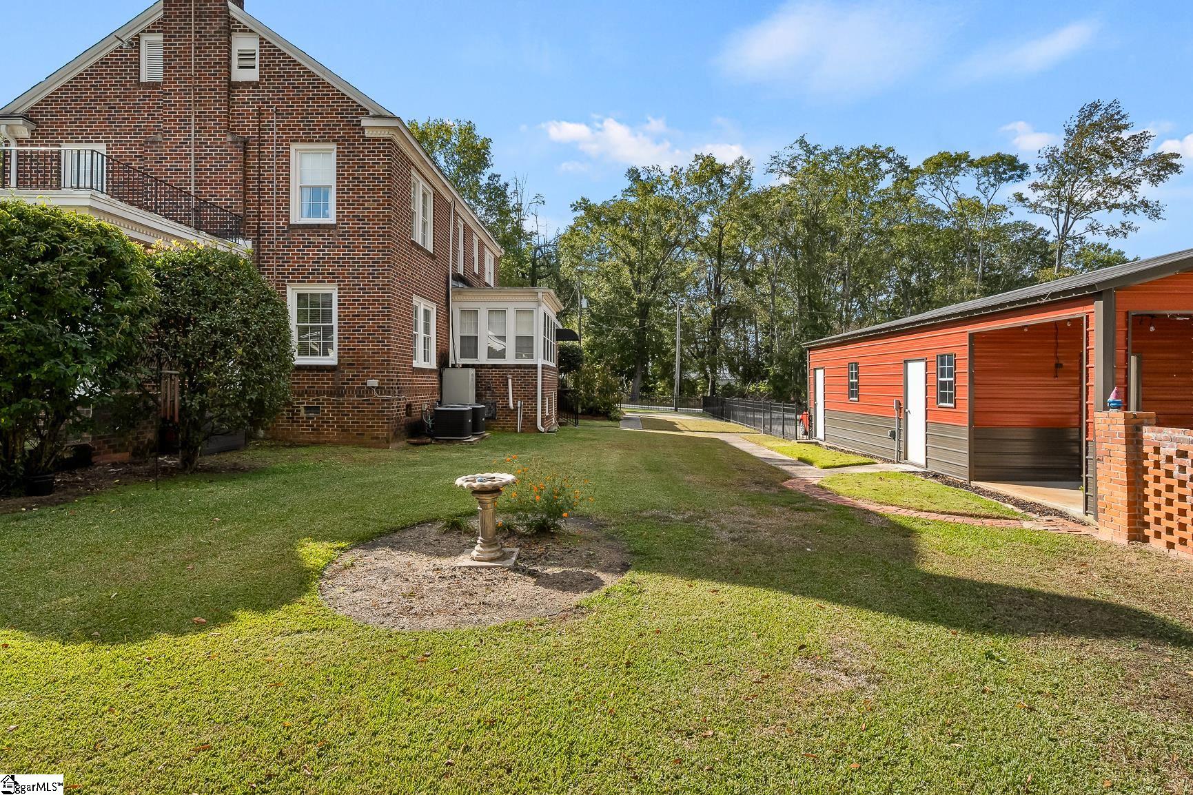 308 W Walnut Street Property Photo 42