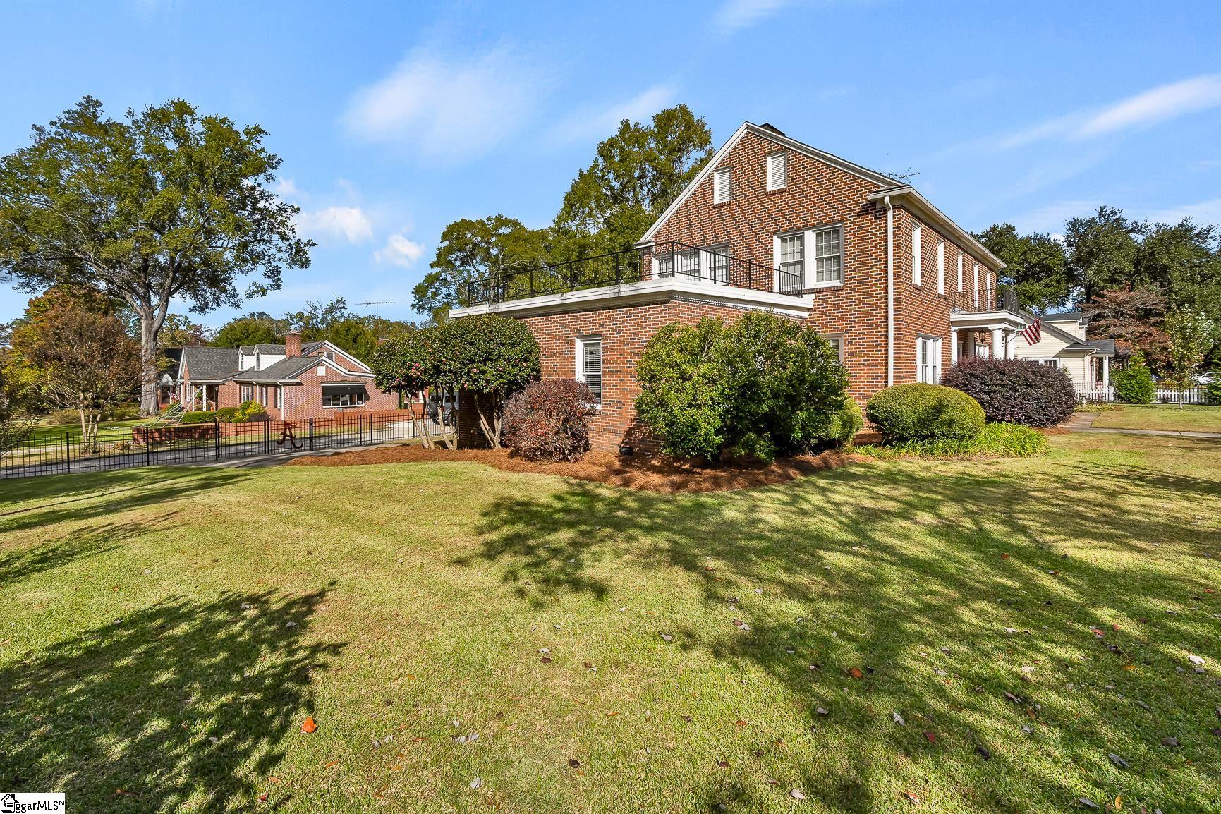 308 W Walnut Street Property Photo 43