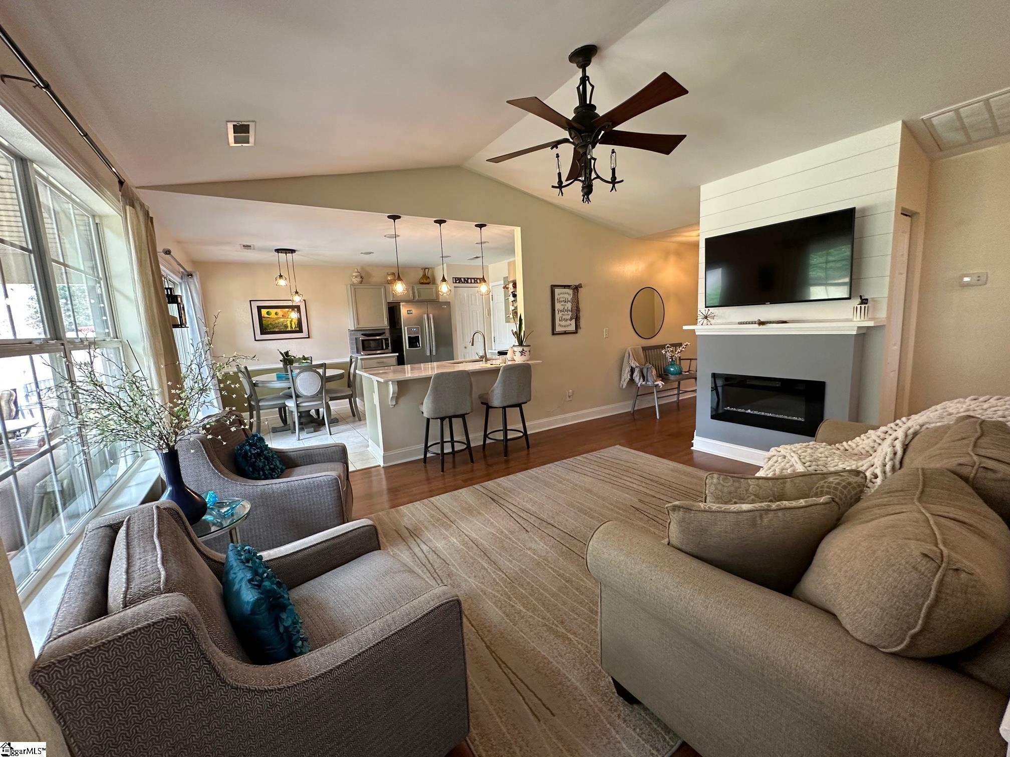 103 Reedy River Way Property Photo 3