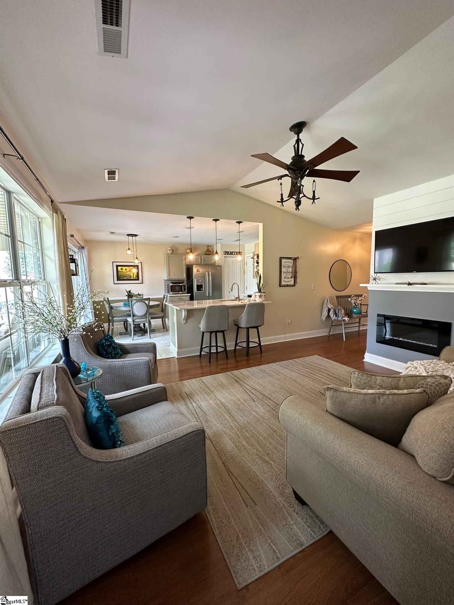 103 Reedy River Way Property Photo 4