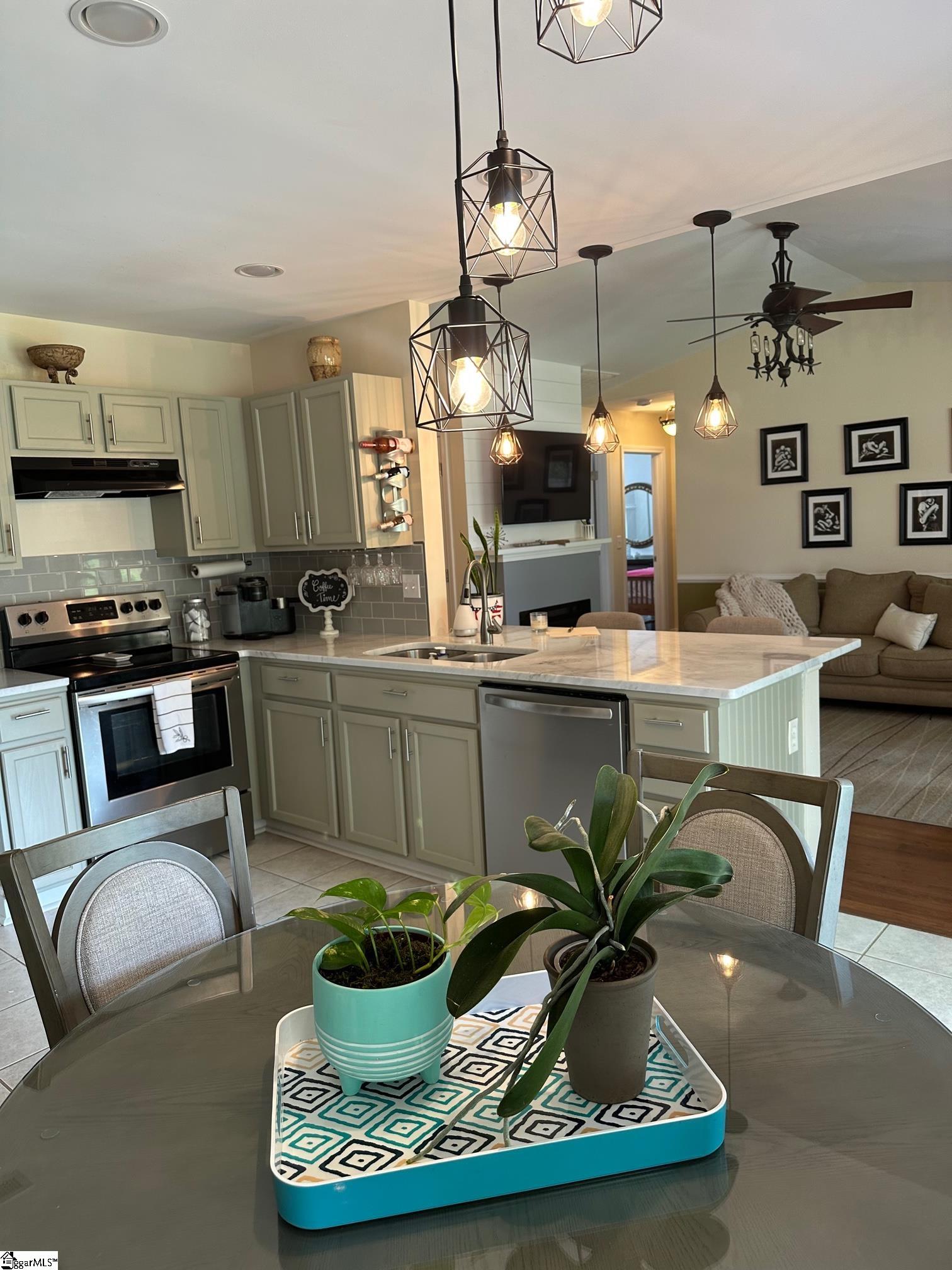 103 Reedy River Way Property Photo 7