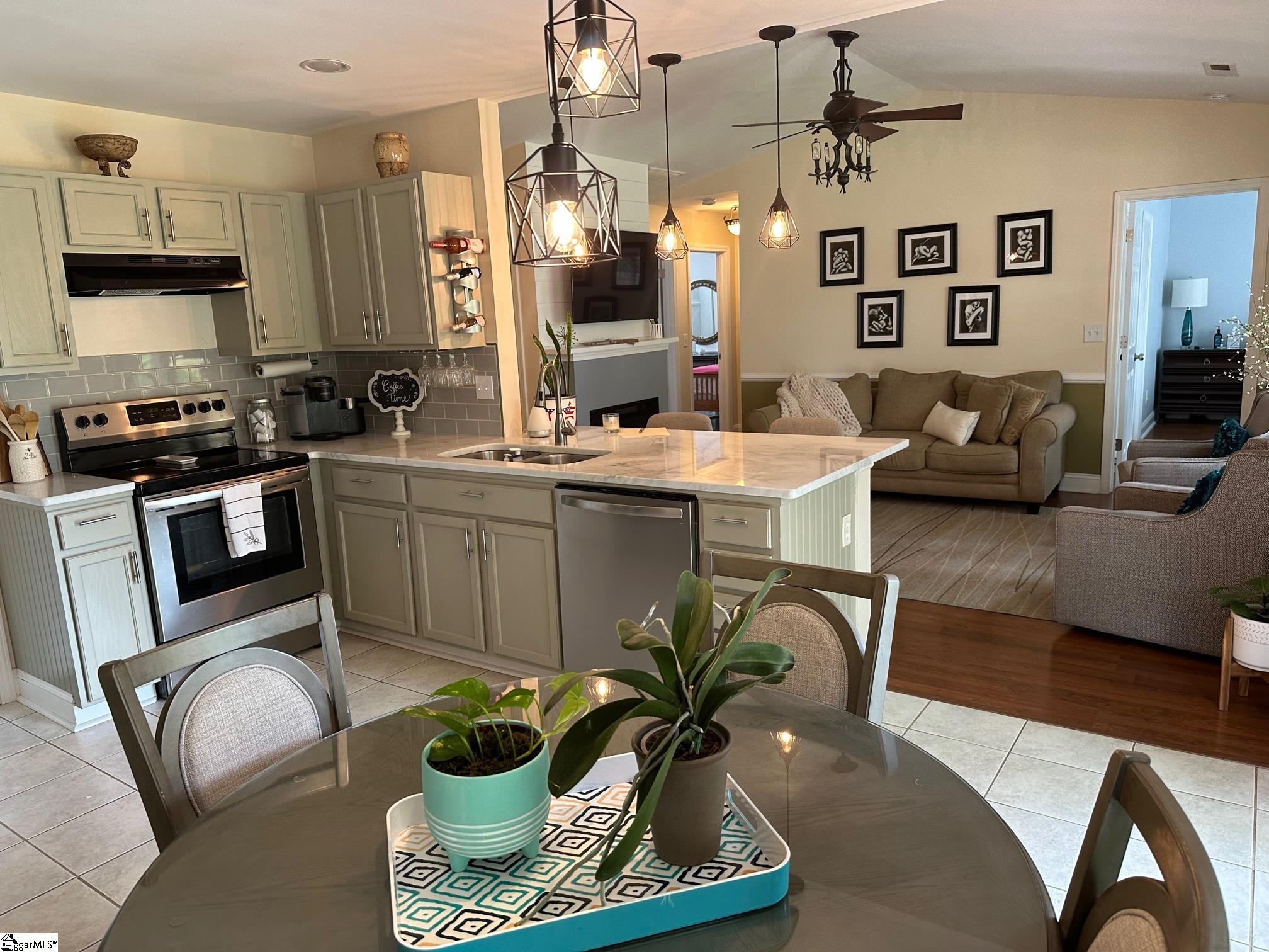 103 Reedy River Way Property Photo 9