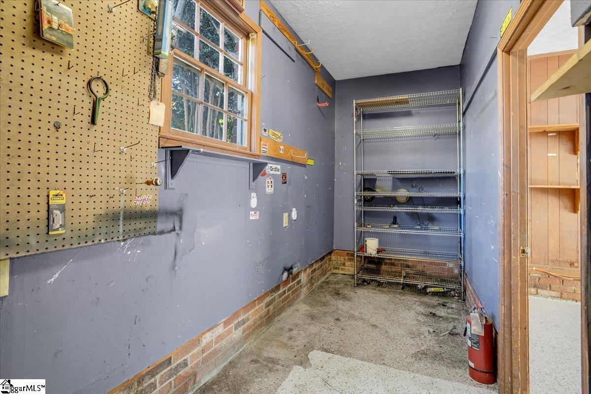 307 Devenger Road Property Photo 36