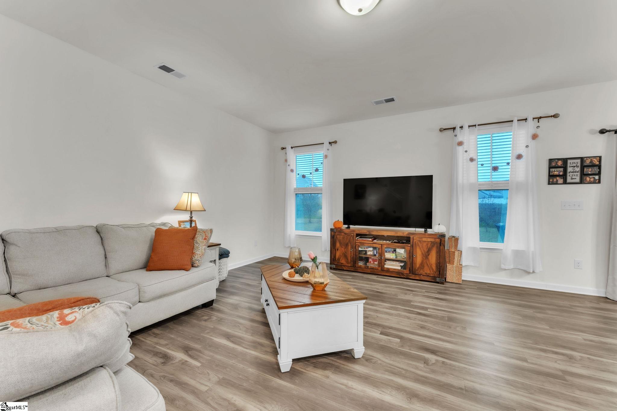 541 Pollyanna Drive Property Photo 5