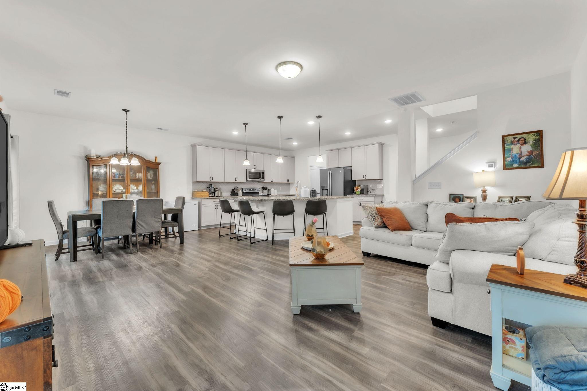 541 Pollyanna Drive Property Photo 6