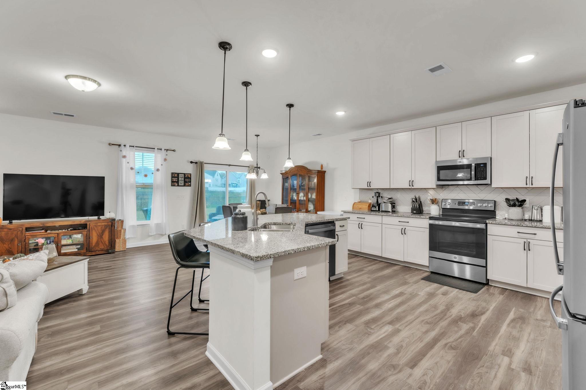 541 Pollyanna Drive Property Photo 7