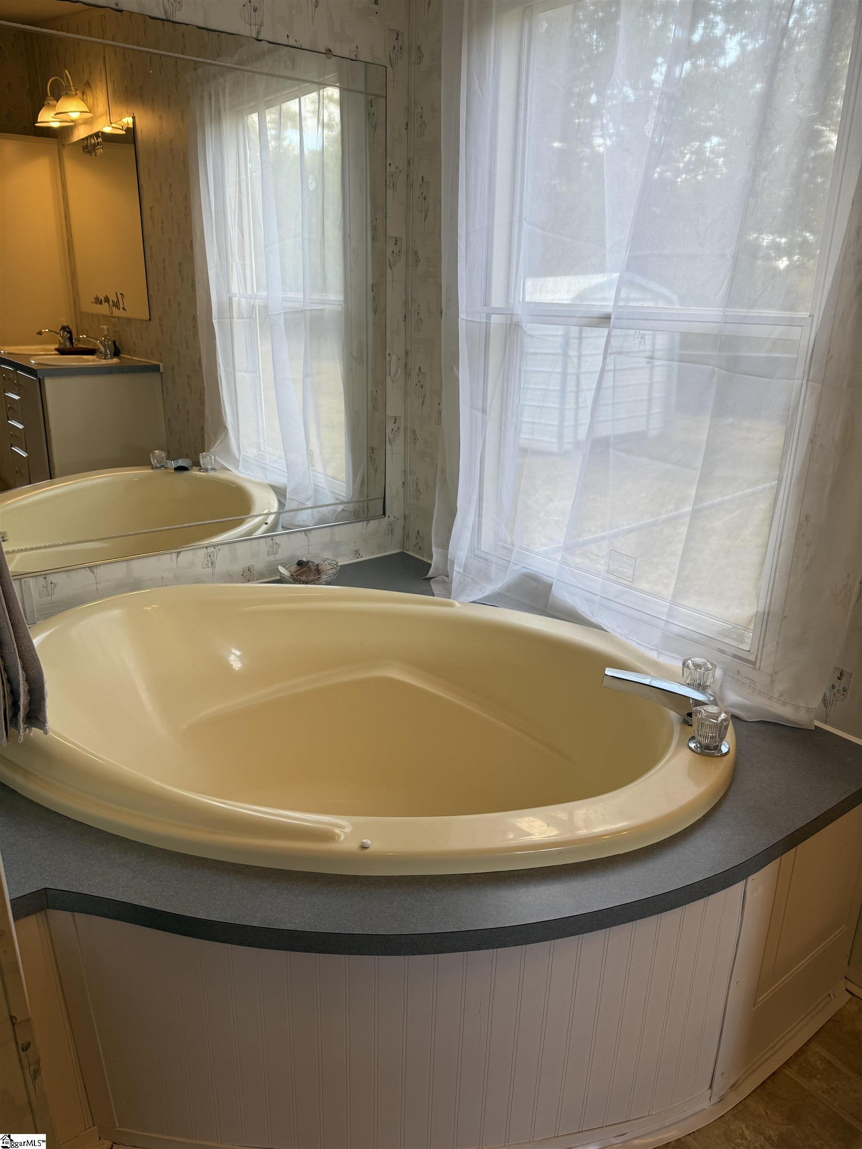 201 Archer Drive Property Photo 8