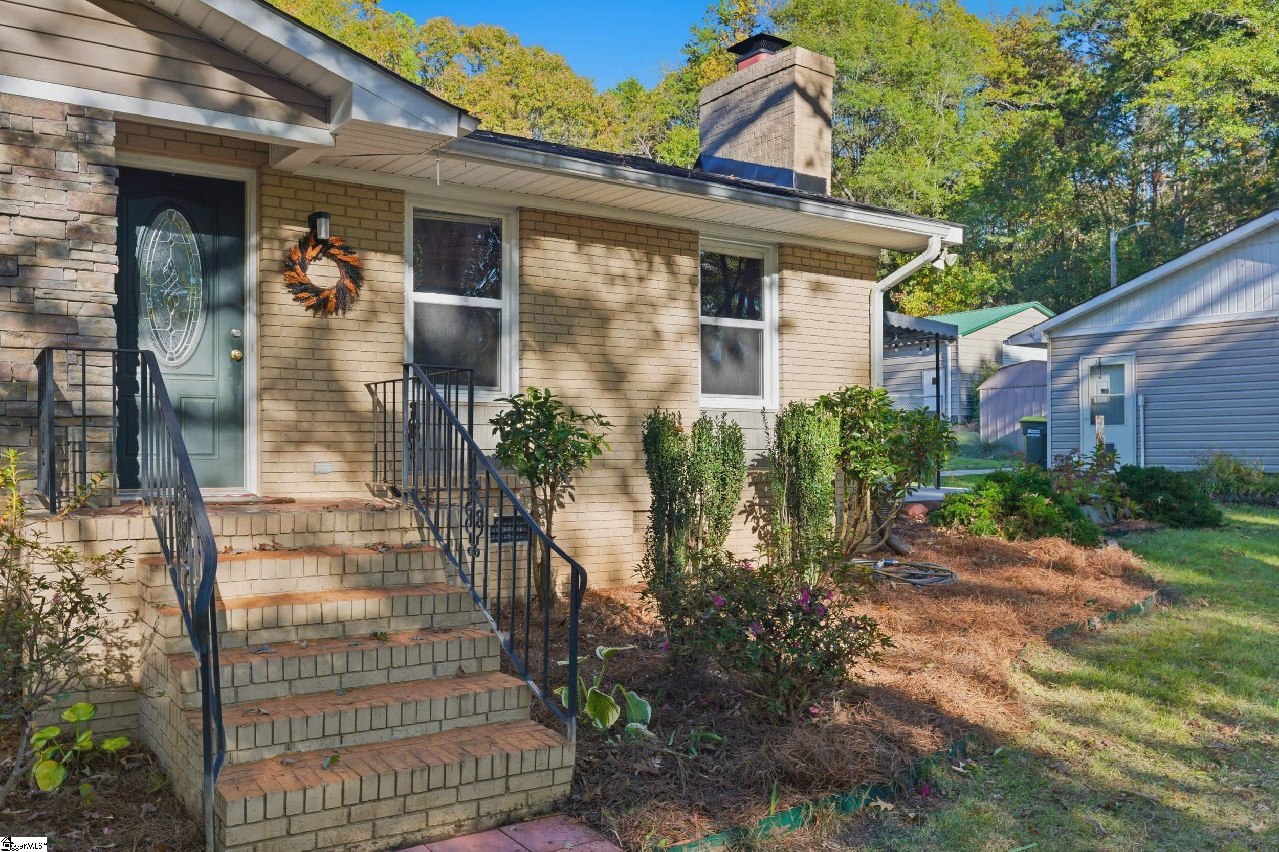 944 Black Snake Road Property Photo 2