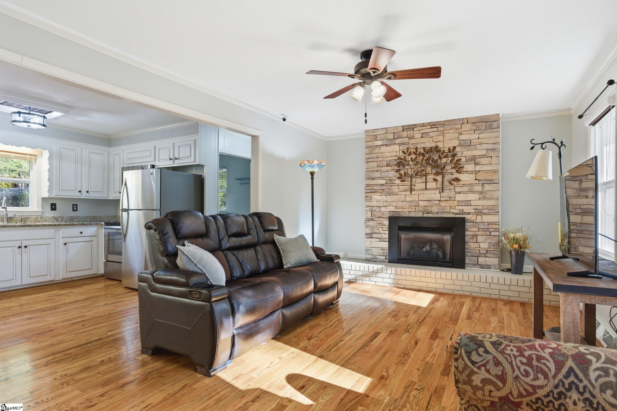 944 Black Snake Road Property Photo 4