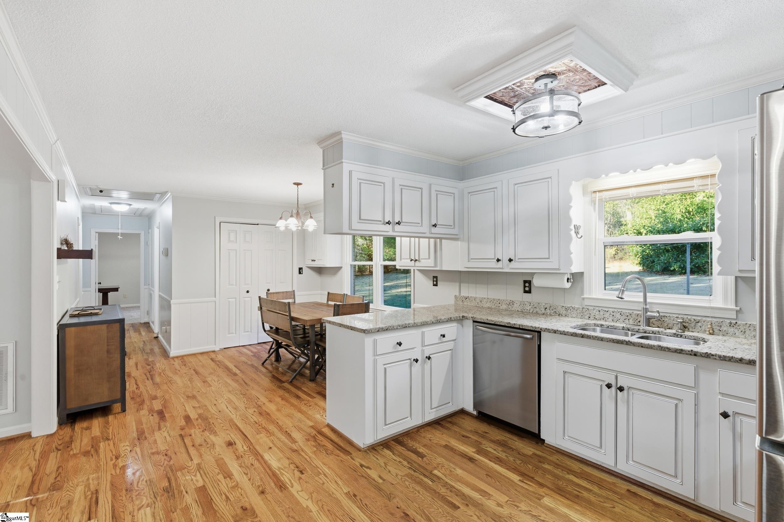 944 Black Snake Road Property Photo 8