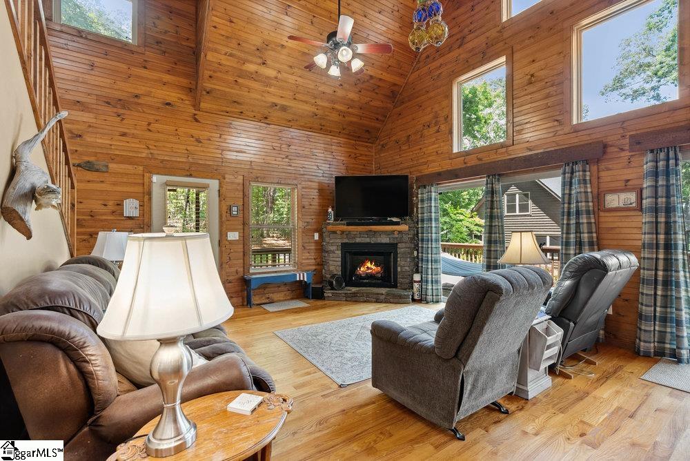 215 Serenity Bay Drive Property Photo 4