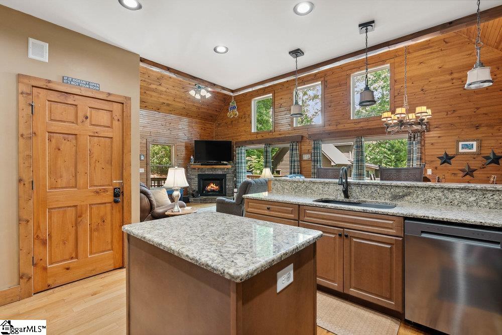 215 Serenity Bay Drive Property Photo 10