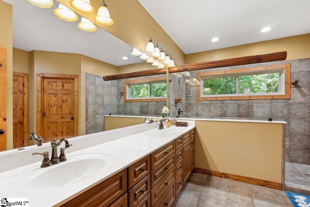 215 Serenity Bay Drive Property Photo 17