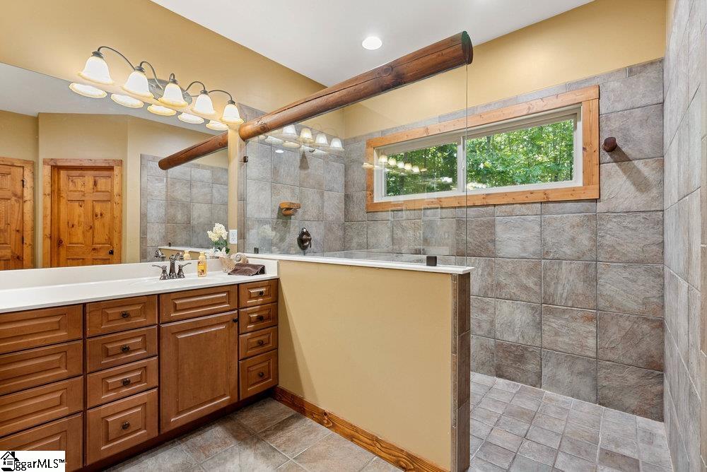 215 Serenity Bay Drive Property Photo 18