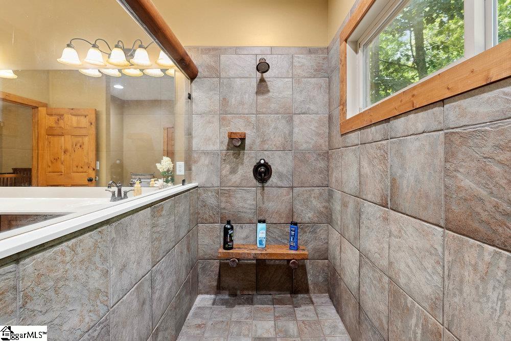 215 Serenity Bay Drive Property Photo 19