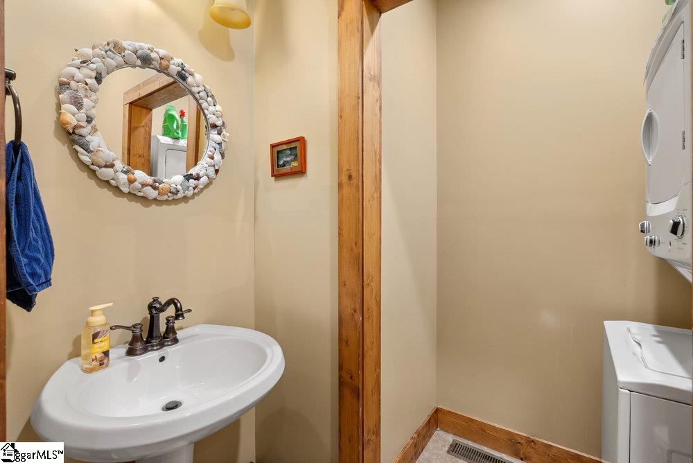 215 Serenity Bay Drive Property Photo 20