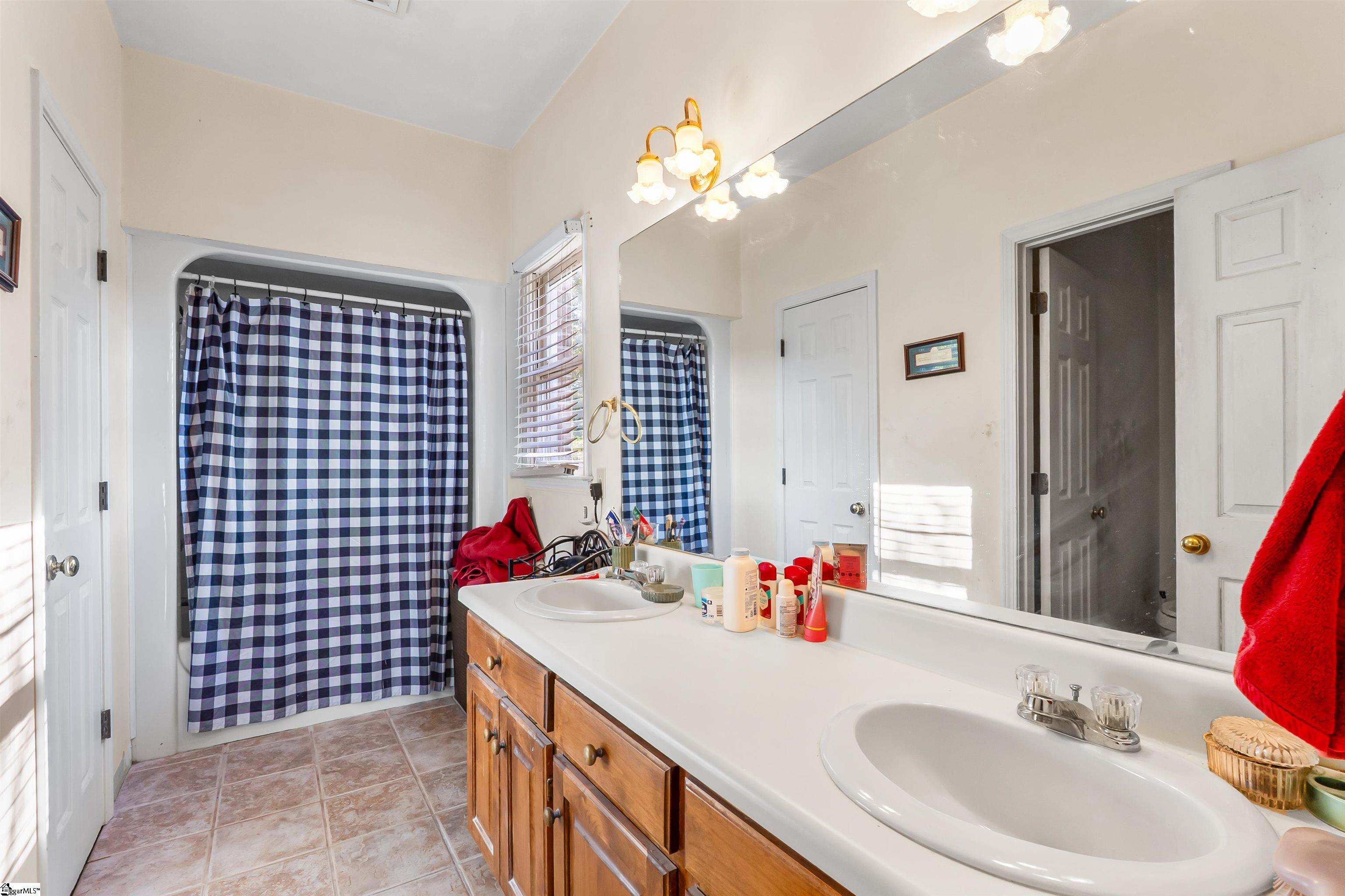 210 Graystone Road Property Photo 13