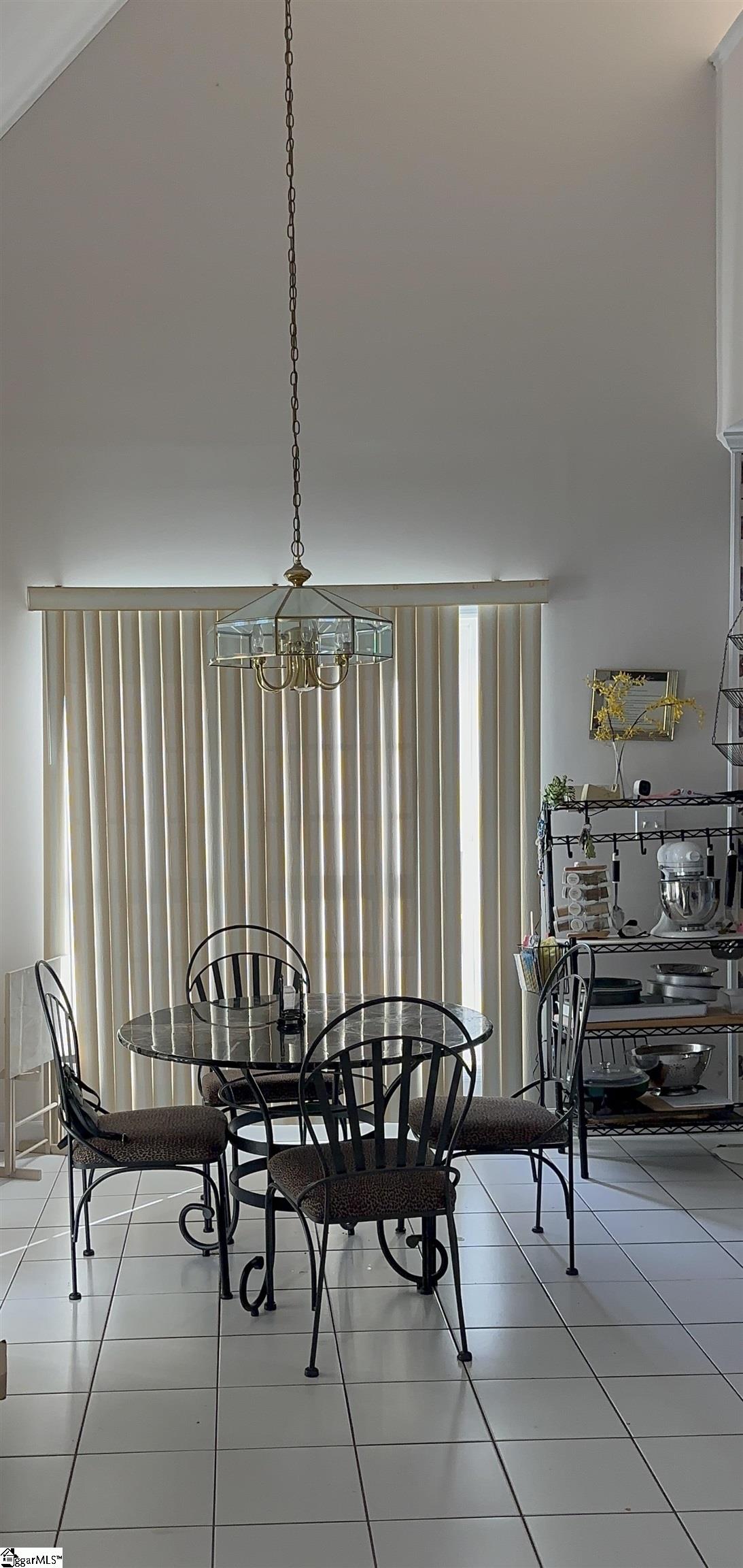 1573726 Property Photo 3