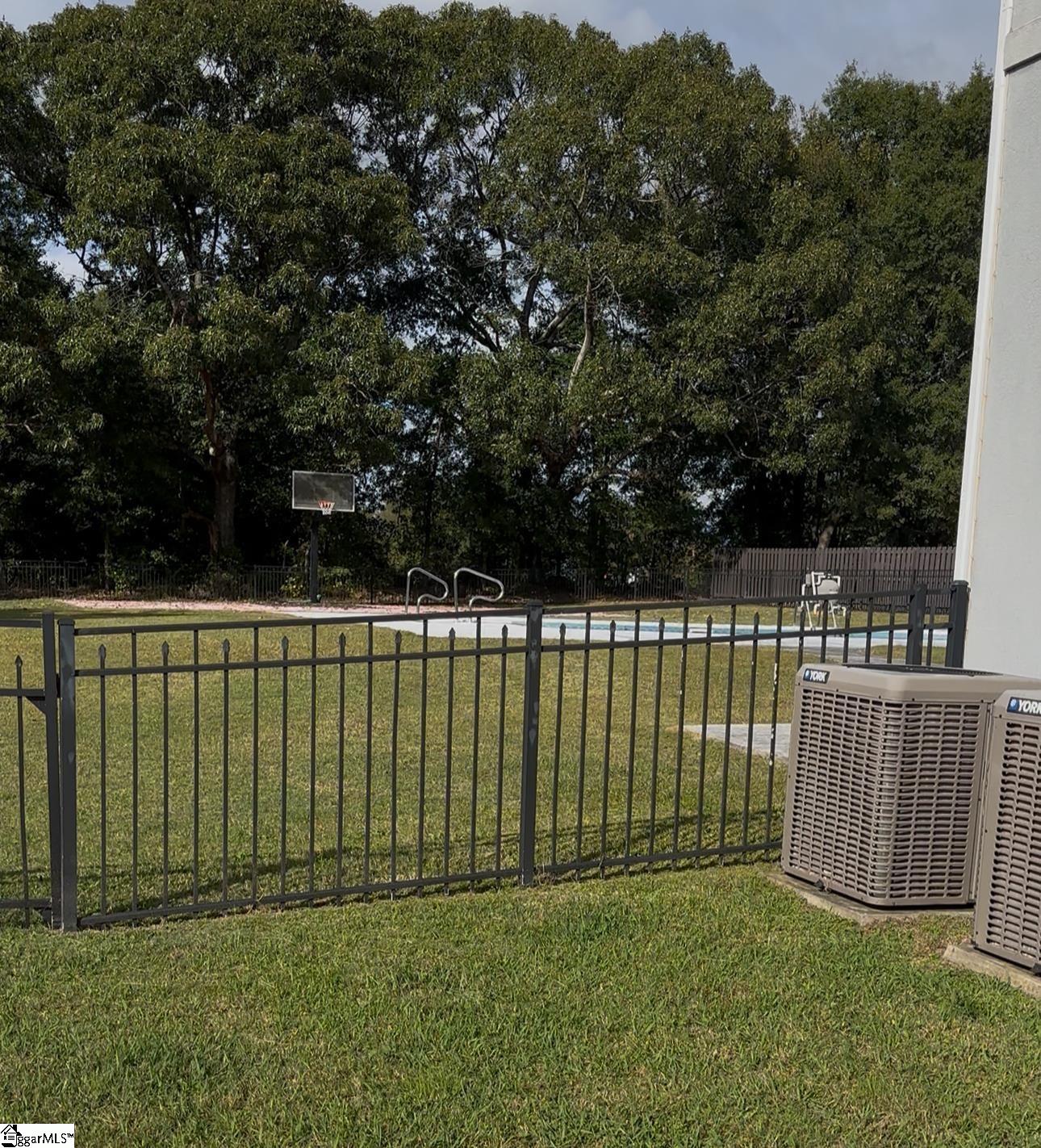 1573726 Property Photo 7