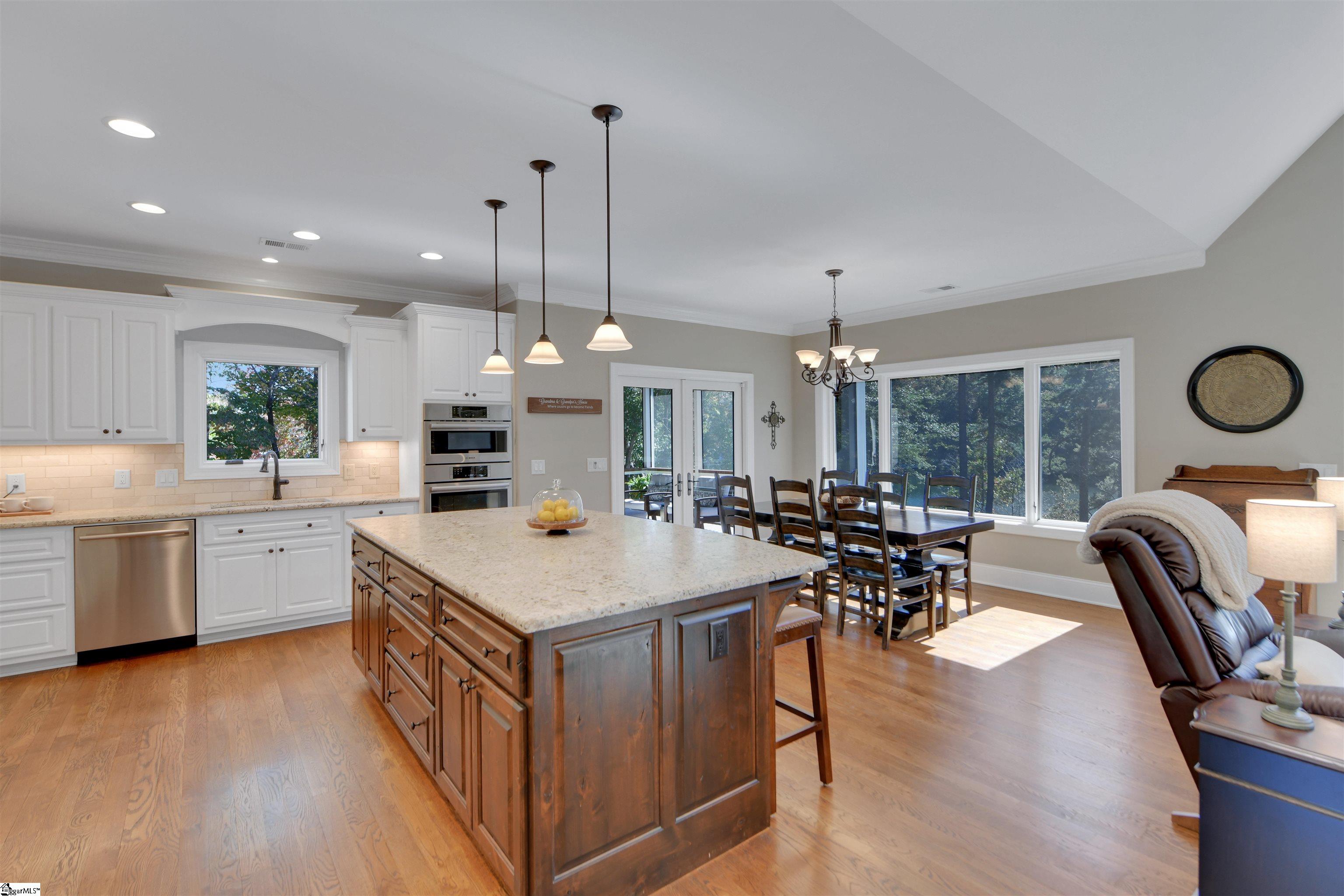 1573730 Property Photo 16