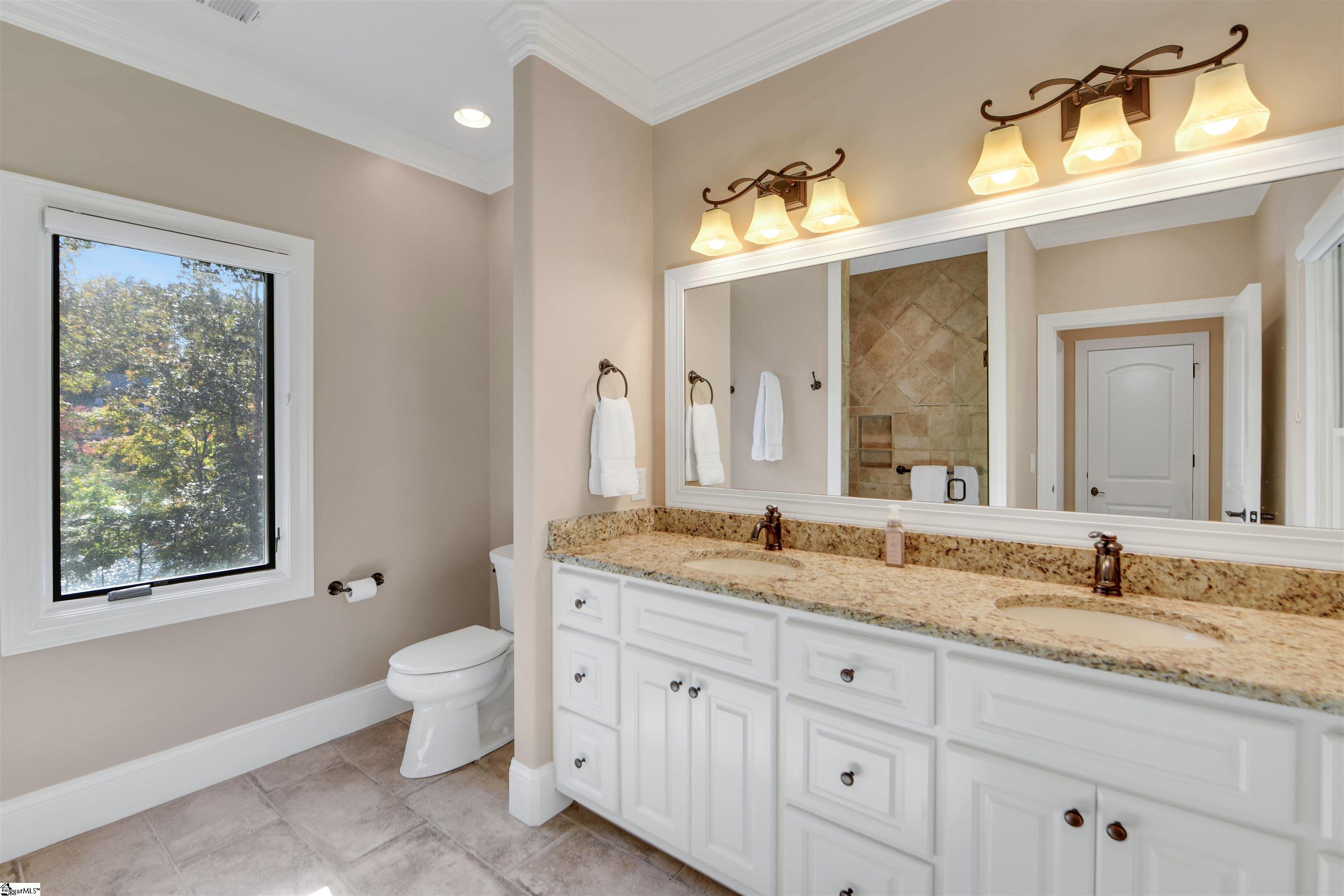 1573730 Property Photo 32