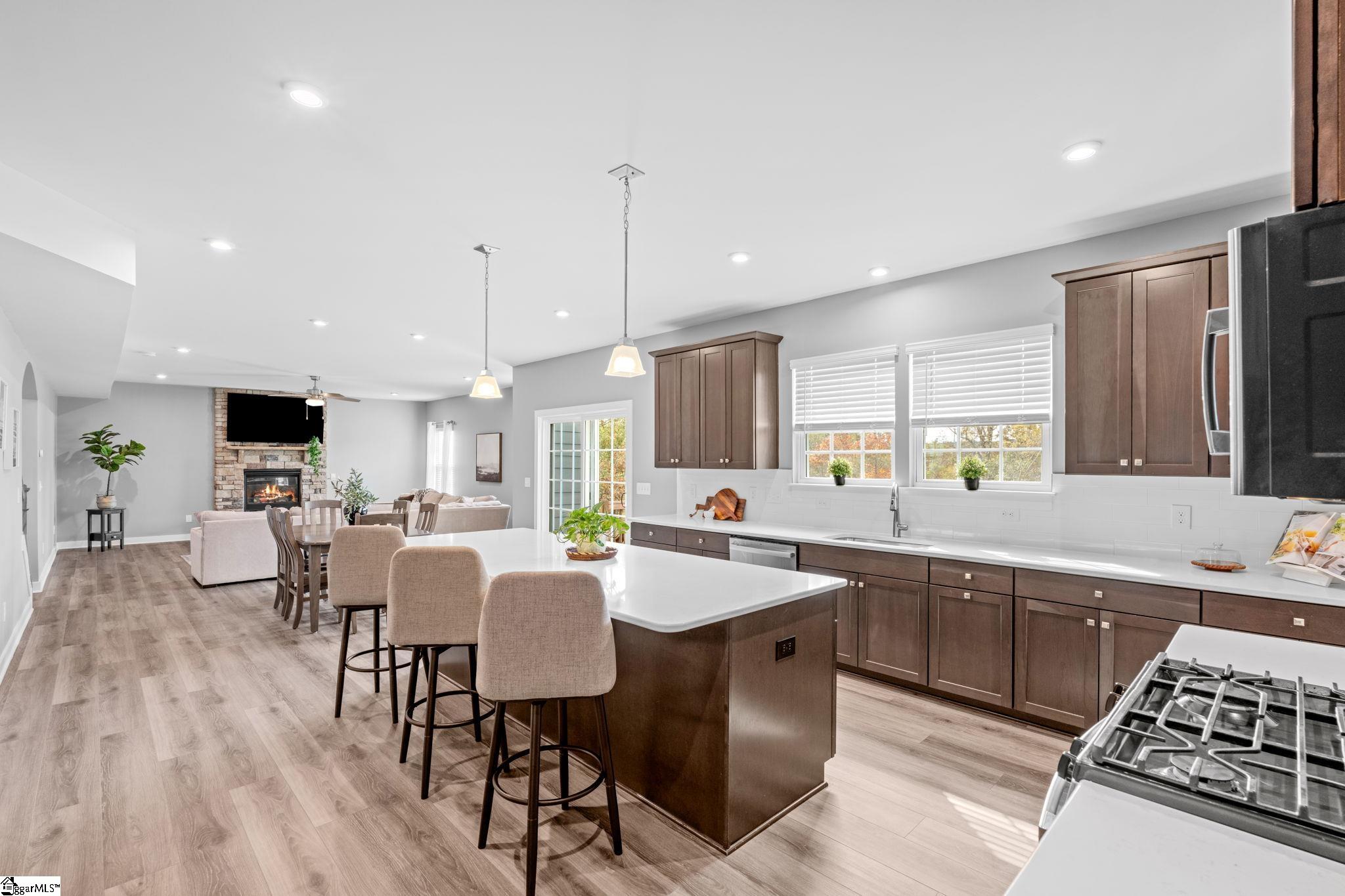 228 Chinook Drive Property Photo 6