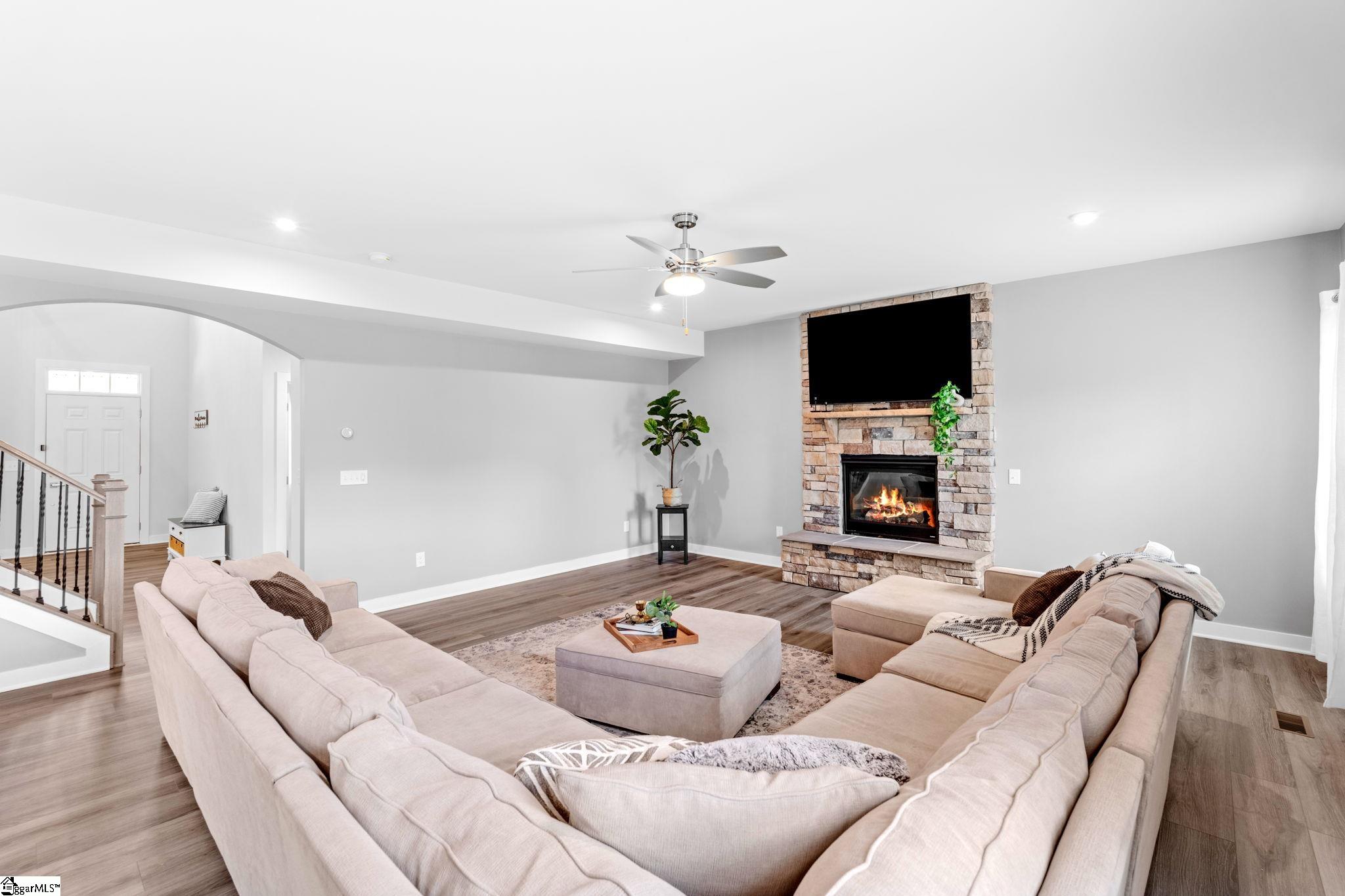 228 Chinook Drive Property Photo 7