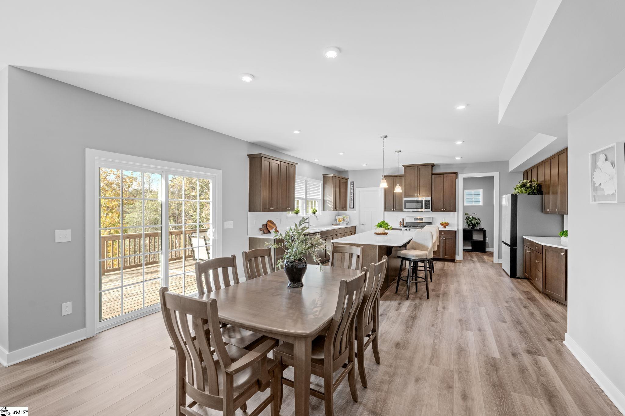 228 Chinook Drive Property Photo 11