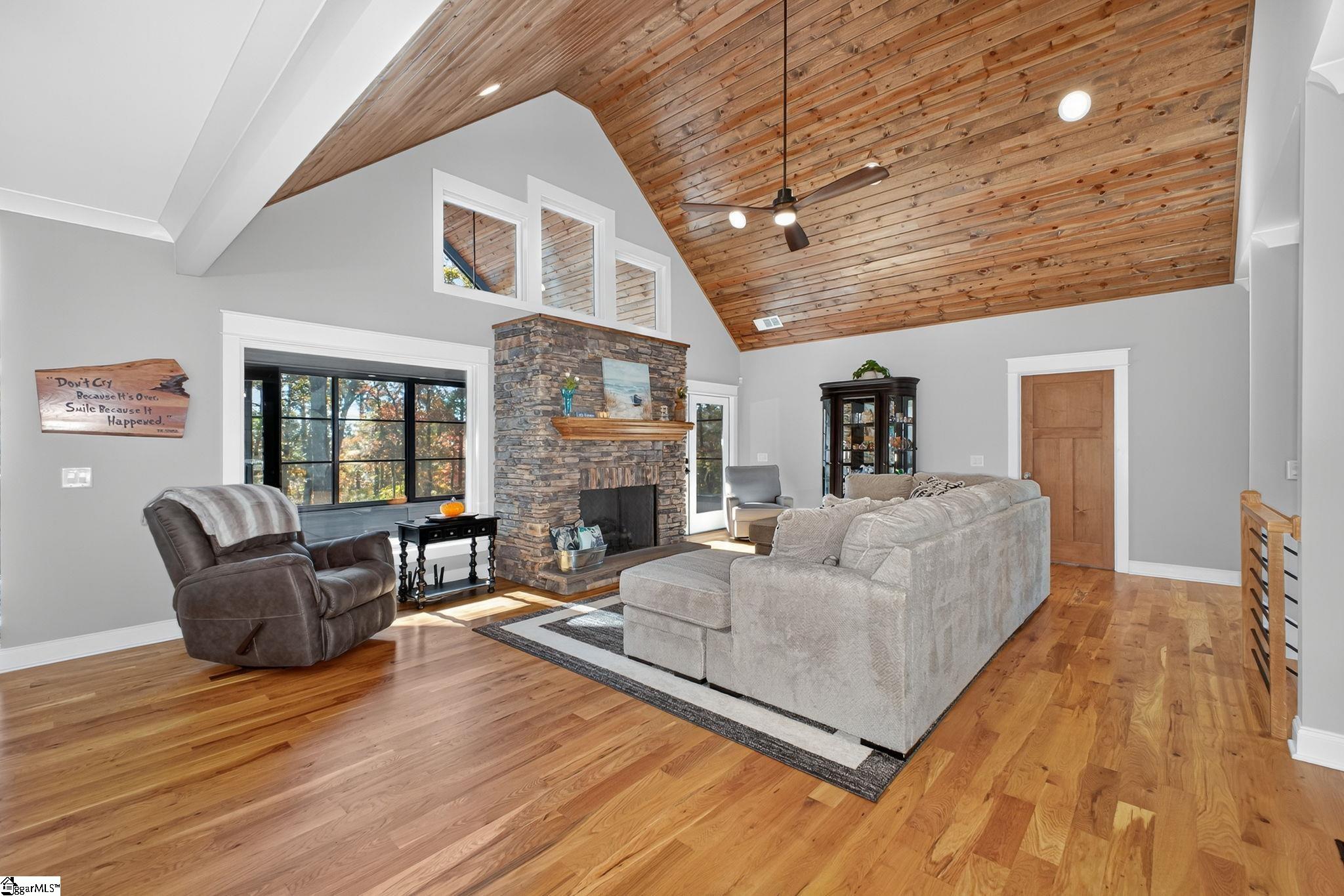 709 Keowee Bay Circle Property Photo 4