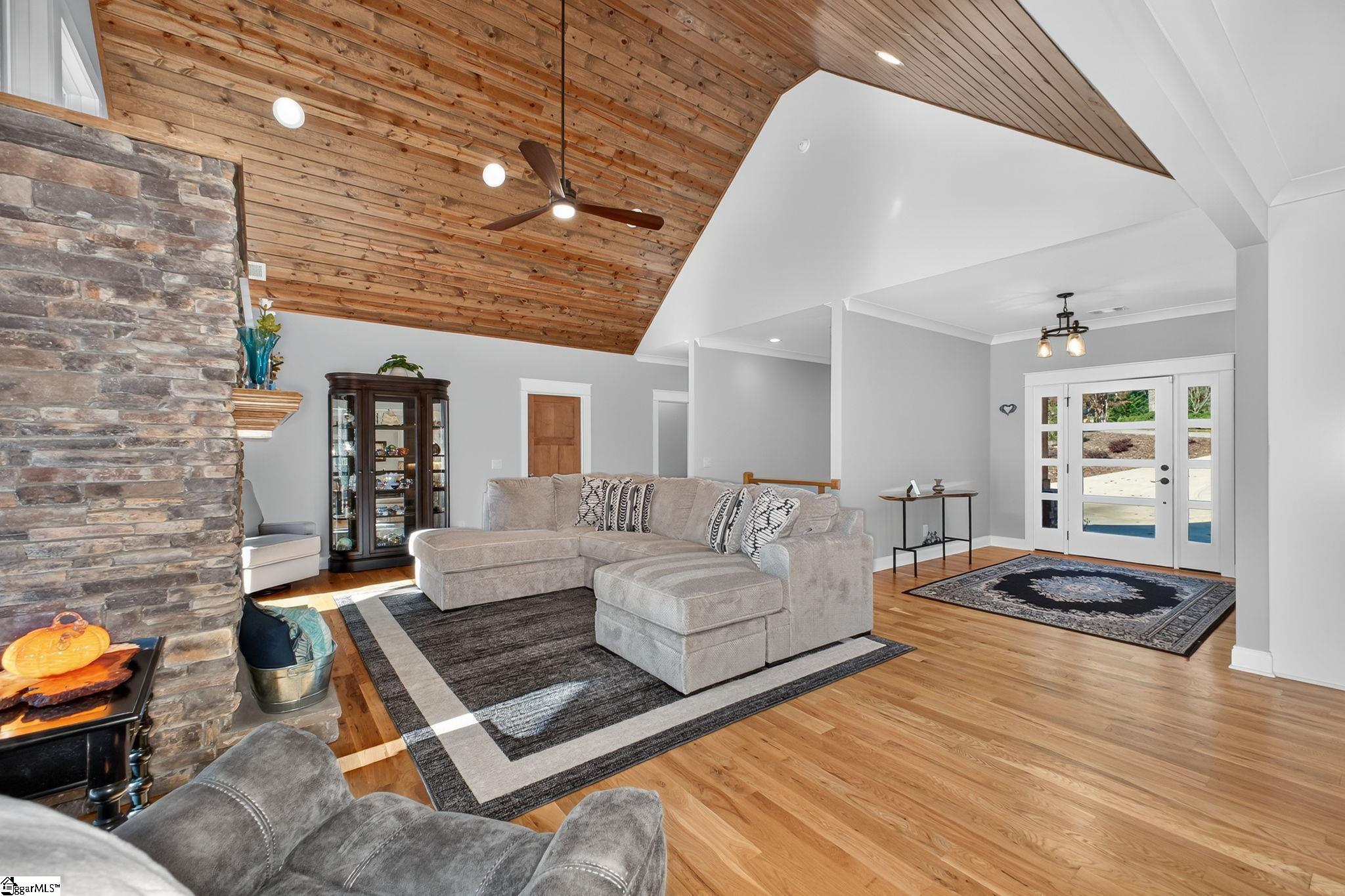 709 Keowee Bay Circle Property Photo 5