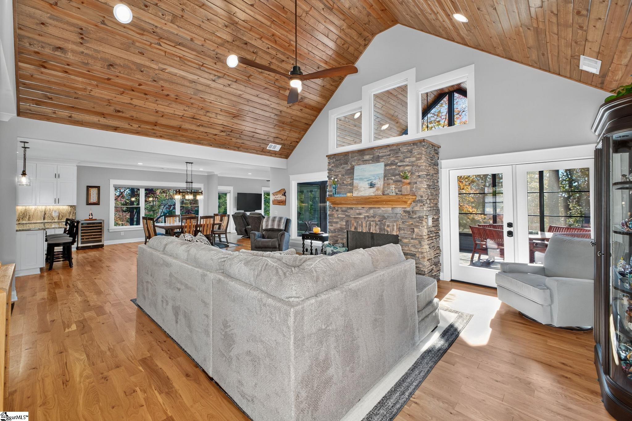 709 Keowee Bay Circle Property Photo 6