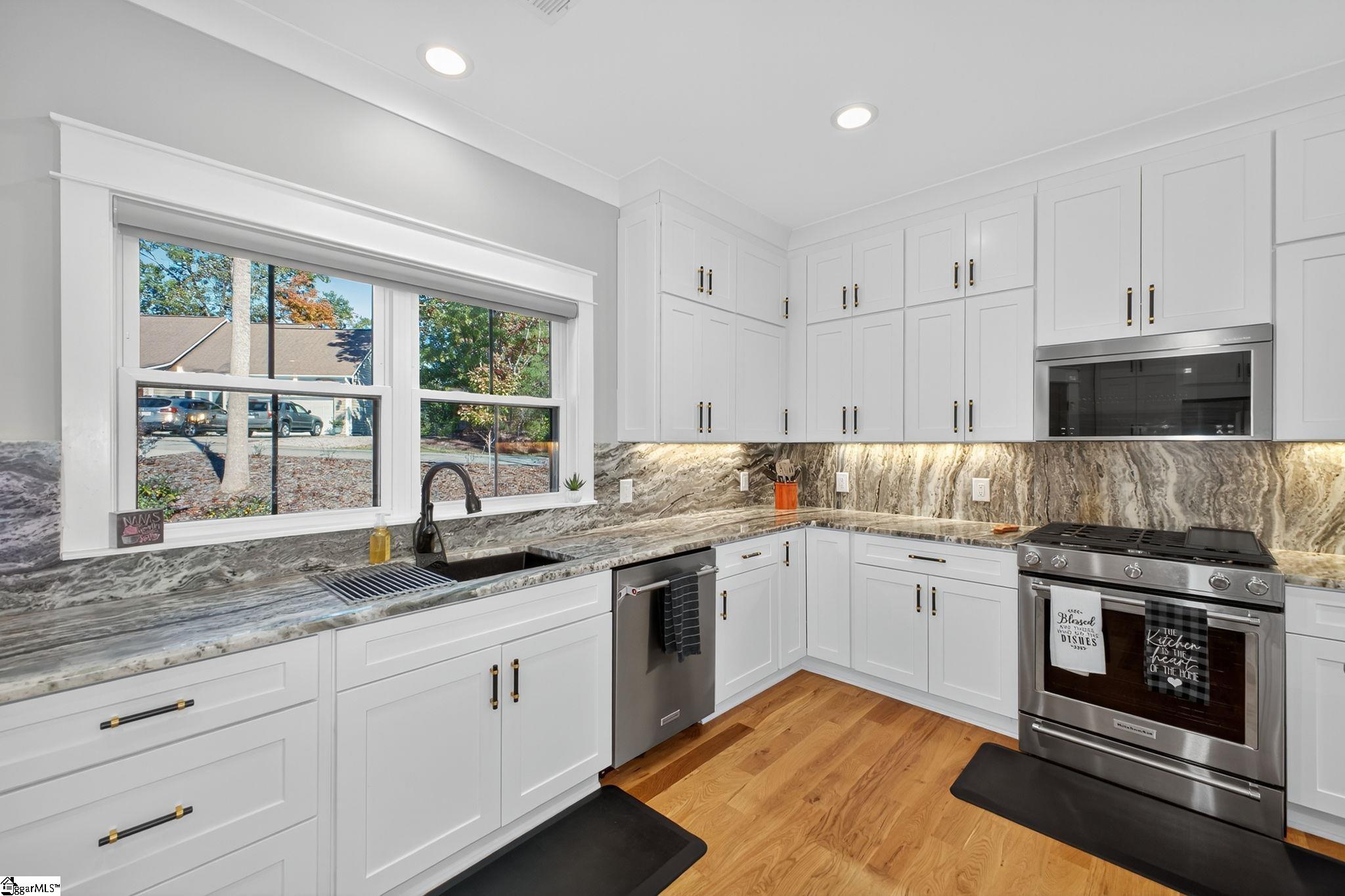 709 Keowee Bay Circle Property Photo 16